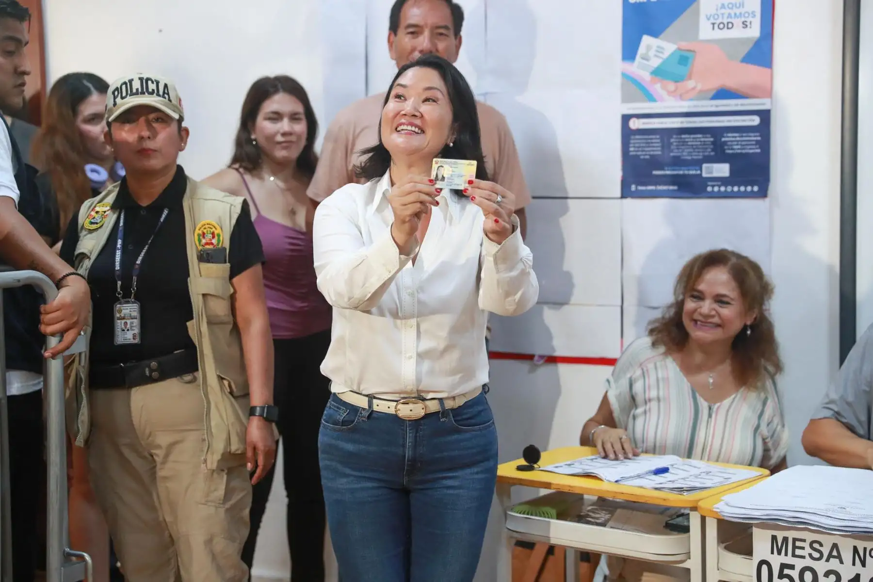 La candidata presidencial Keiko Fujimori de Fuerza Popular emite su voto en la I.E Libertador San Martín del distrito de San Borja durante la jornada de las Elecciones Generales 2026. Foto: ANDINA/ Verónica Calderón Zuñiga