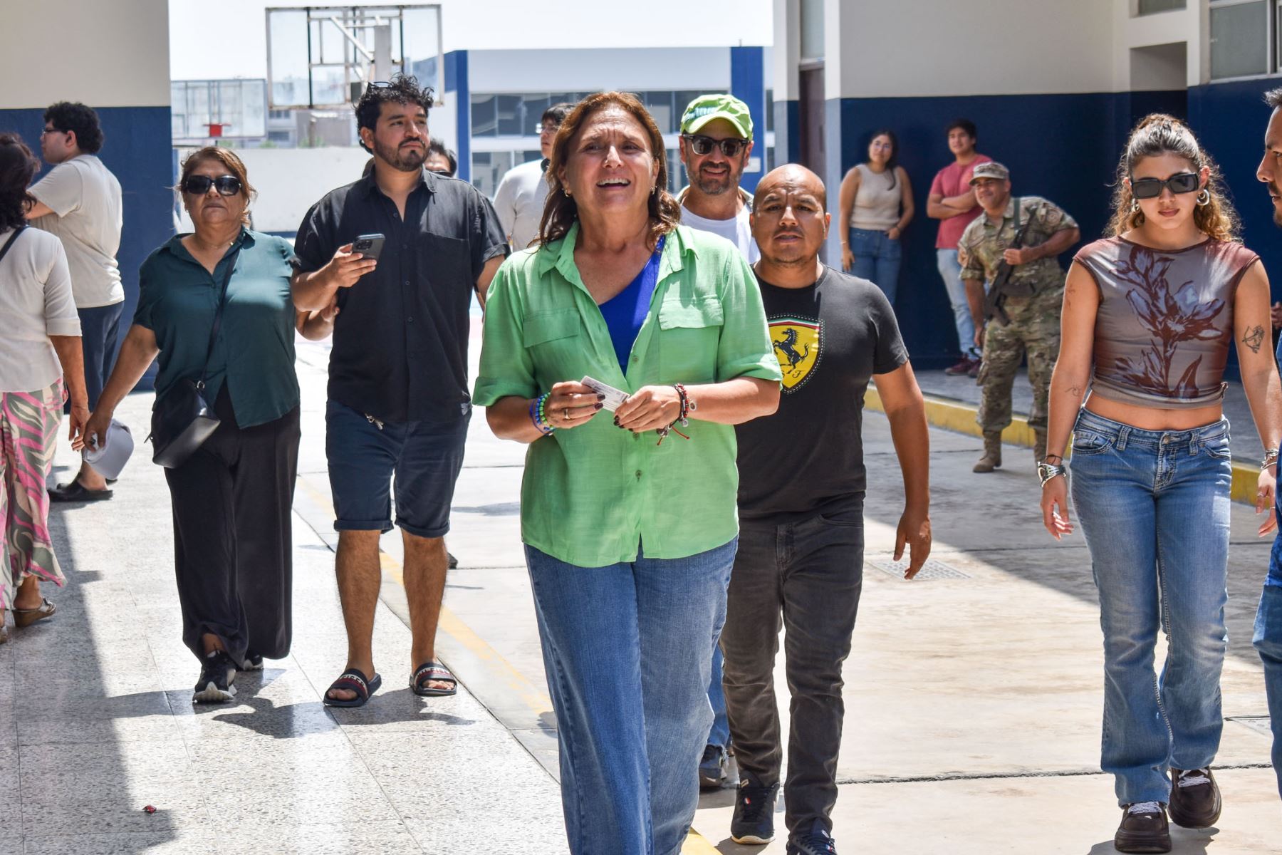 La candidata presidencial María Soledad Pérez Tello de Primero la Gente emite su voto en la I.E Técnico FAP Manuel Polo Jiménez del distrito de Santiago de Surco durante la jornada de las Elecciones Generales 2026. Foto: ANDINA/Liliana Saldaña