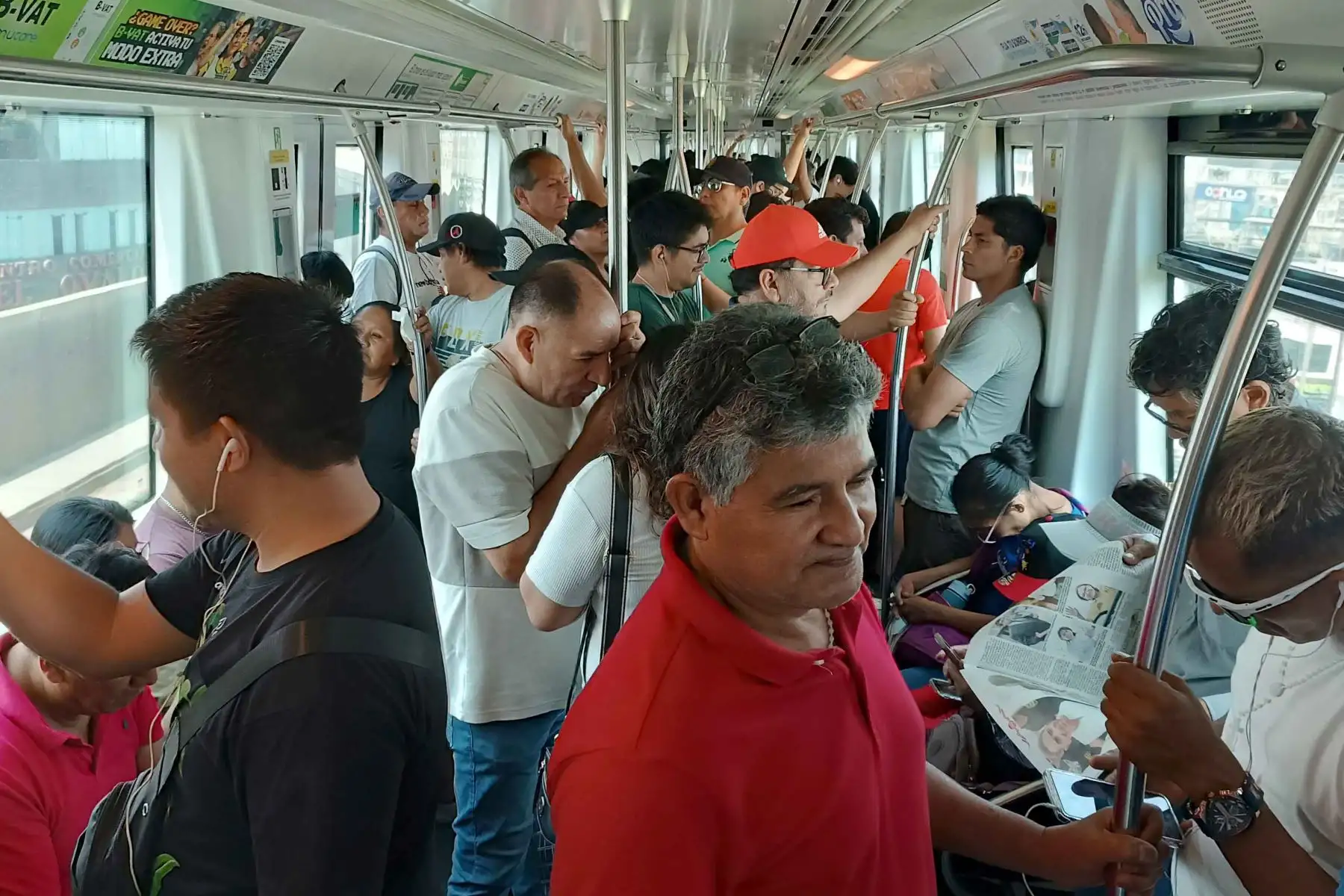 El transporte urbano en Lima durante la jornada de elecciones presidenciales. Foto: ANDINA/Christopher Navarrete