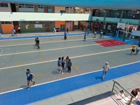 El Ministerio de educación (Minedu) informó que en coordinación con los órganos electorales (JNE y ONPE), se mantendrán habilitadas las instituciones educativas que están funcionando como sedes electorales, a fin de garantizar que continúen operativas hasta el día de mañana, lunes 13 de abril, conforme indica la medida excepcional adoptada por la autoridad electoral. Foto Karina Garay/Andina.