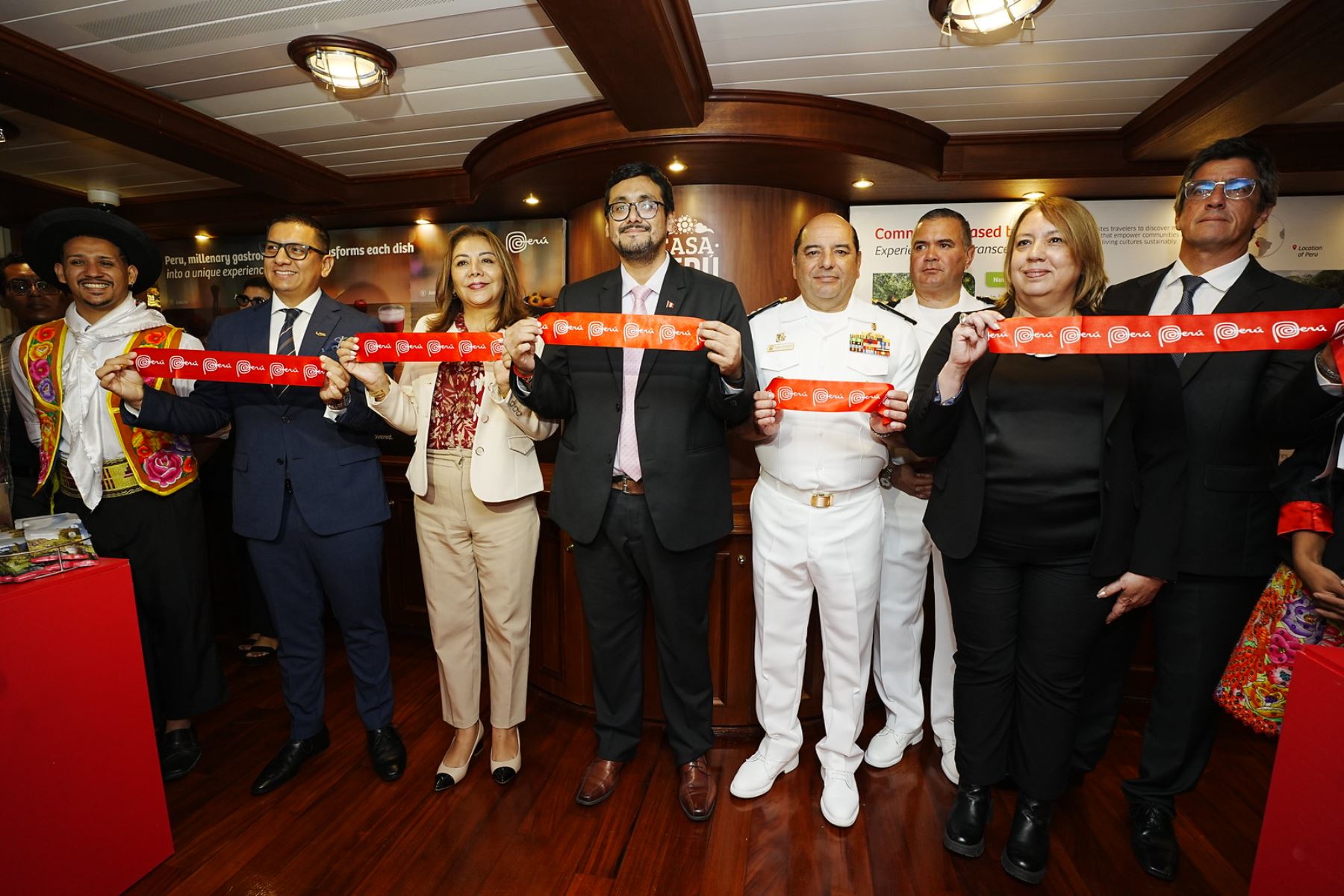 El Ministerio de Comercio Exterior y Turismo (Mincetur) presentó la “Casa Perú” a bordo del buque escuela B.A.P. Unión, una plataforma que promocionará la oferta turística y exportable del país en 13 puertos de América durante su viaje de instrucción. La iniciativa busca posicionar la imagen del Perú como destino de experiencias únicas y fortalecer su presencia en mercados internacionales. Foto: ANDINA/Difusión