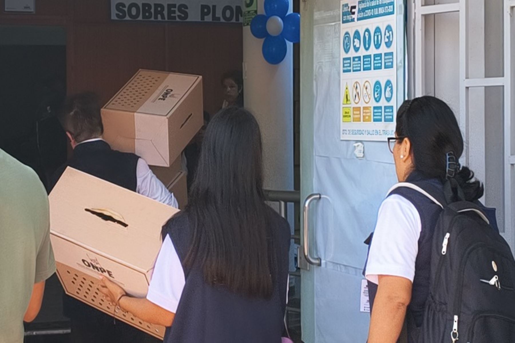 Bajo estrictas medidas de seguridad repliegan material electoral a sede de ODPE-Chiclayo