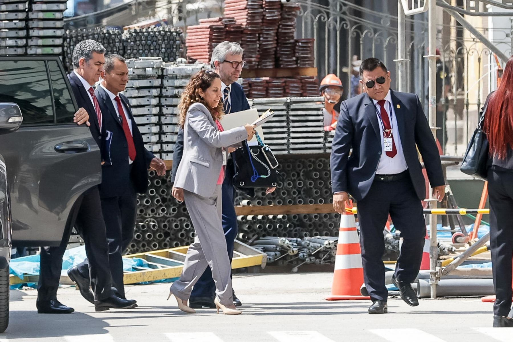 El jefe de la ONPE, Piero Corvetto, asiste al Congreso para informar sobre los retrasos en la instalación de mesas y las incidencias registradas durante las elecciones del 12 de abril de 2026. Foto: ANDINA/ Luis Iparraguirre