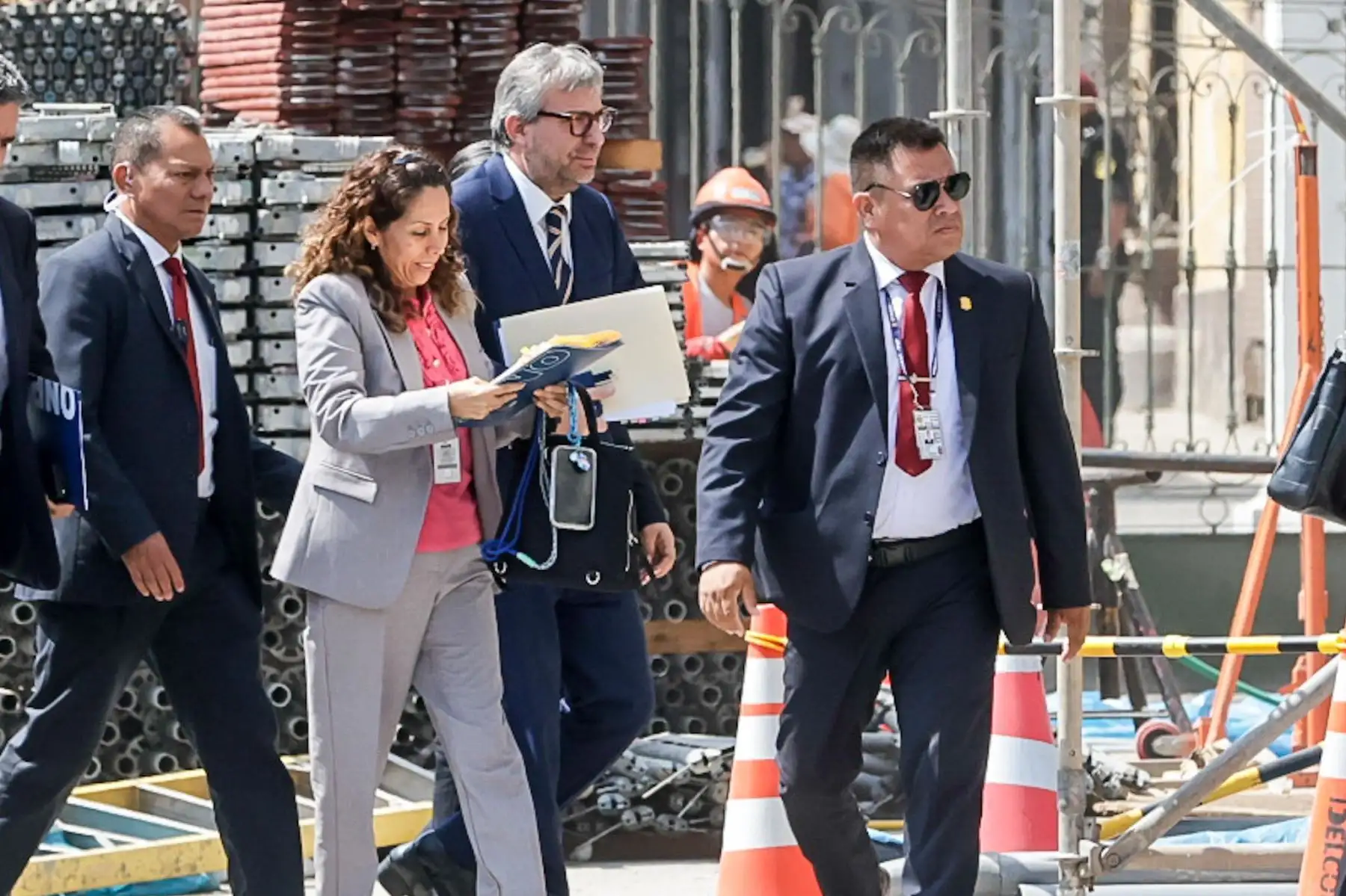 El jefe de la ONPE, Piero Corvetto, asiste al Congreso para informar sobre los retrasos en la instalación de mesas y las incidencias registradas durante las elecciones del 12 de abril de 2026. Foto: ANDINA/ Luis Iparraguirre