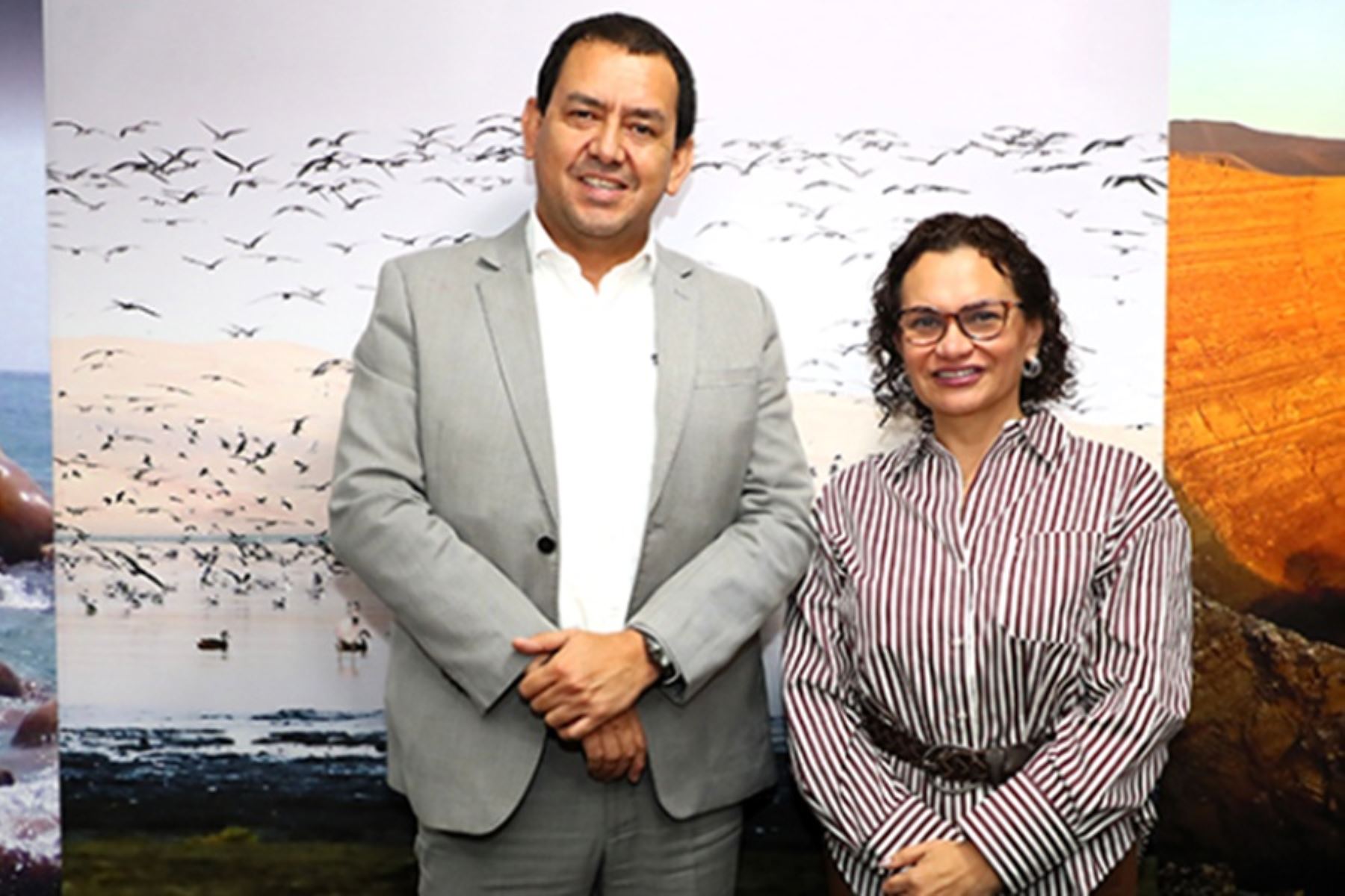 La viceministra de Desarrollo Estratégico de los Recursos Naturales del Minam, Carmen Vegas, y el viceministro de Políticas Agrarias del Midagri, Jorge Sáenz.