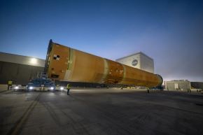 La NASA sacará la sección más grande del cohete SLS, que lanzará la segunda misión tripulada Artemis dentro del programa Artemis III, del Centro de Ensamblaje Michoud de la NASA el lunes 20 de abril. Foto:  NASA