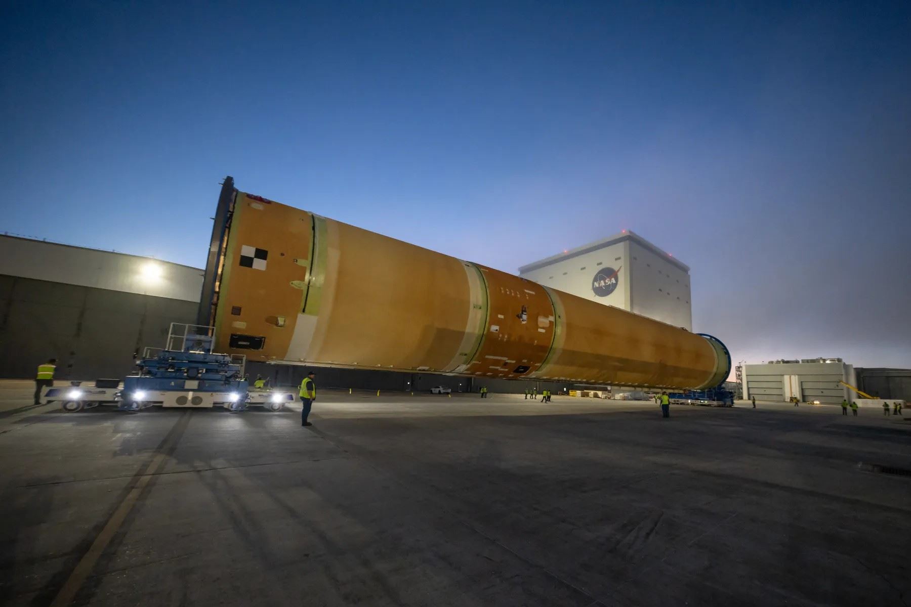 NASA trasladará parte del cohete SLS para la misión Artemis III este 20 de abril