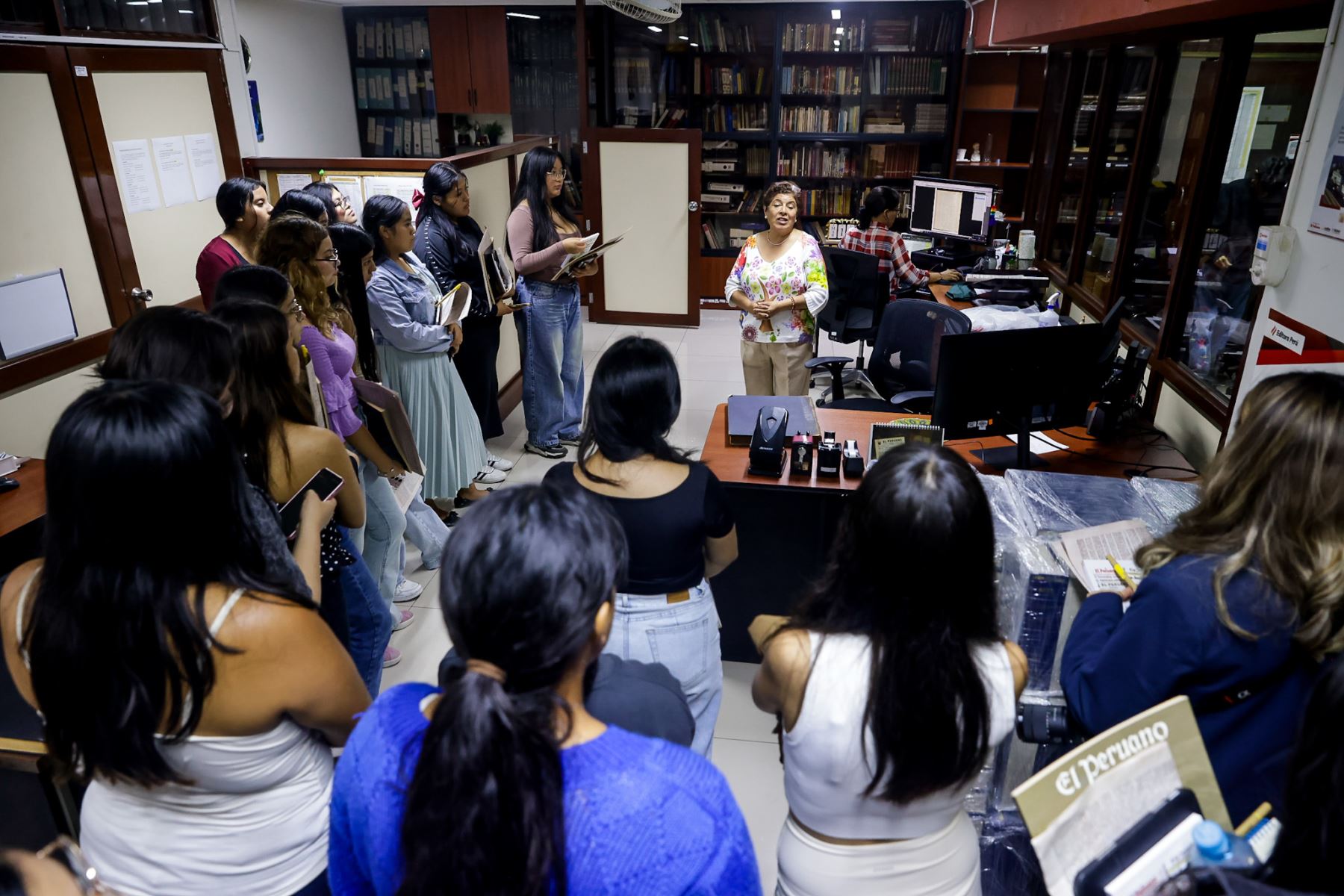 Estudiantes de la carrera de Comunicación de la Universidad Femenina del Sagrado Corazón (UNIFÉ) visitaron la Agencia de Noticias Andina, donde recibieron charlas de profesionales de las áreas de multimedia, redes sociales, redacción, fotografía y canal de televisión. Foto: ANDINA/Luis Iparraguirre