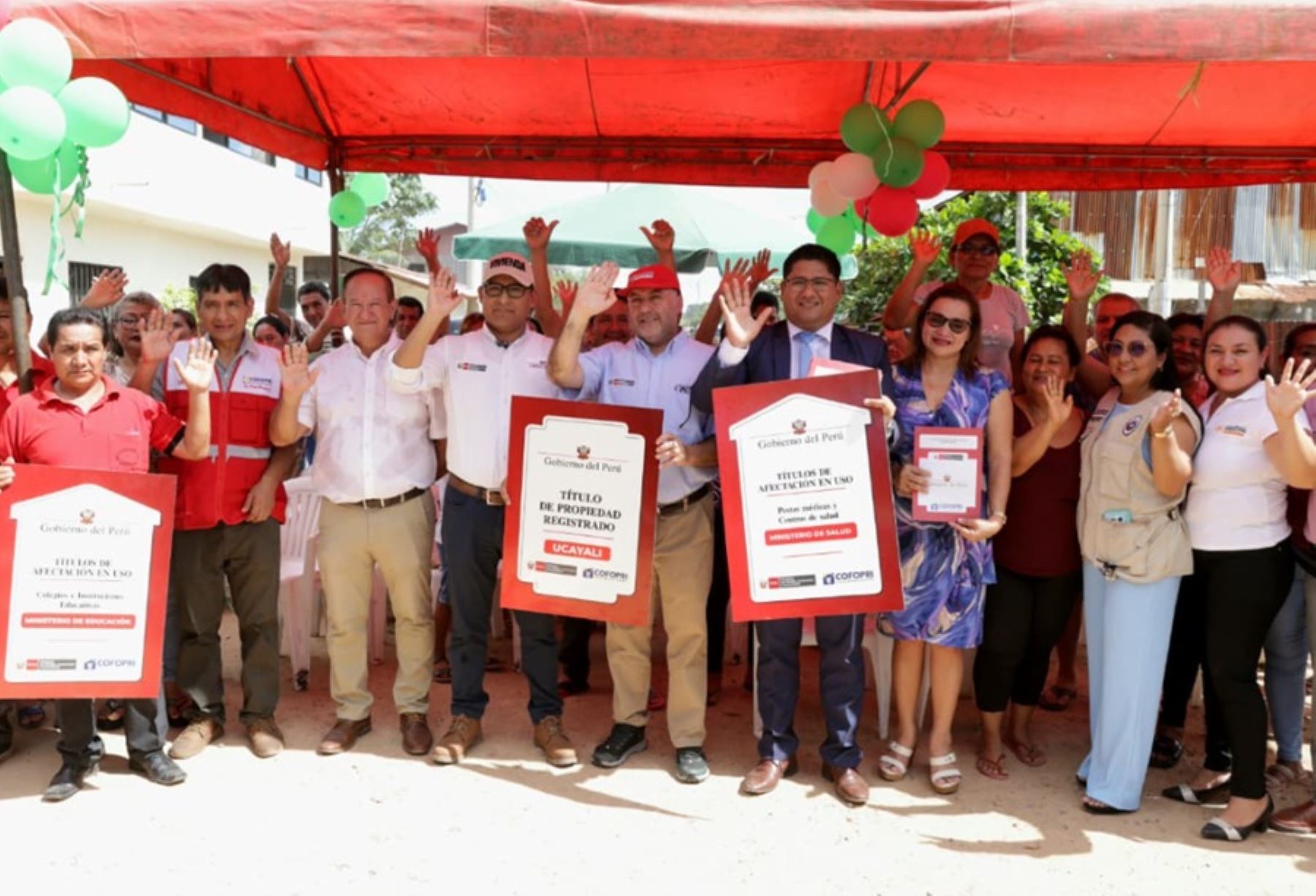 Ucayali: Entrega de 421 títulos de propiedad beneficia a empresarios locales