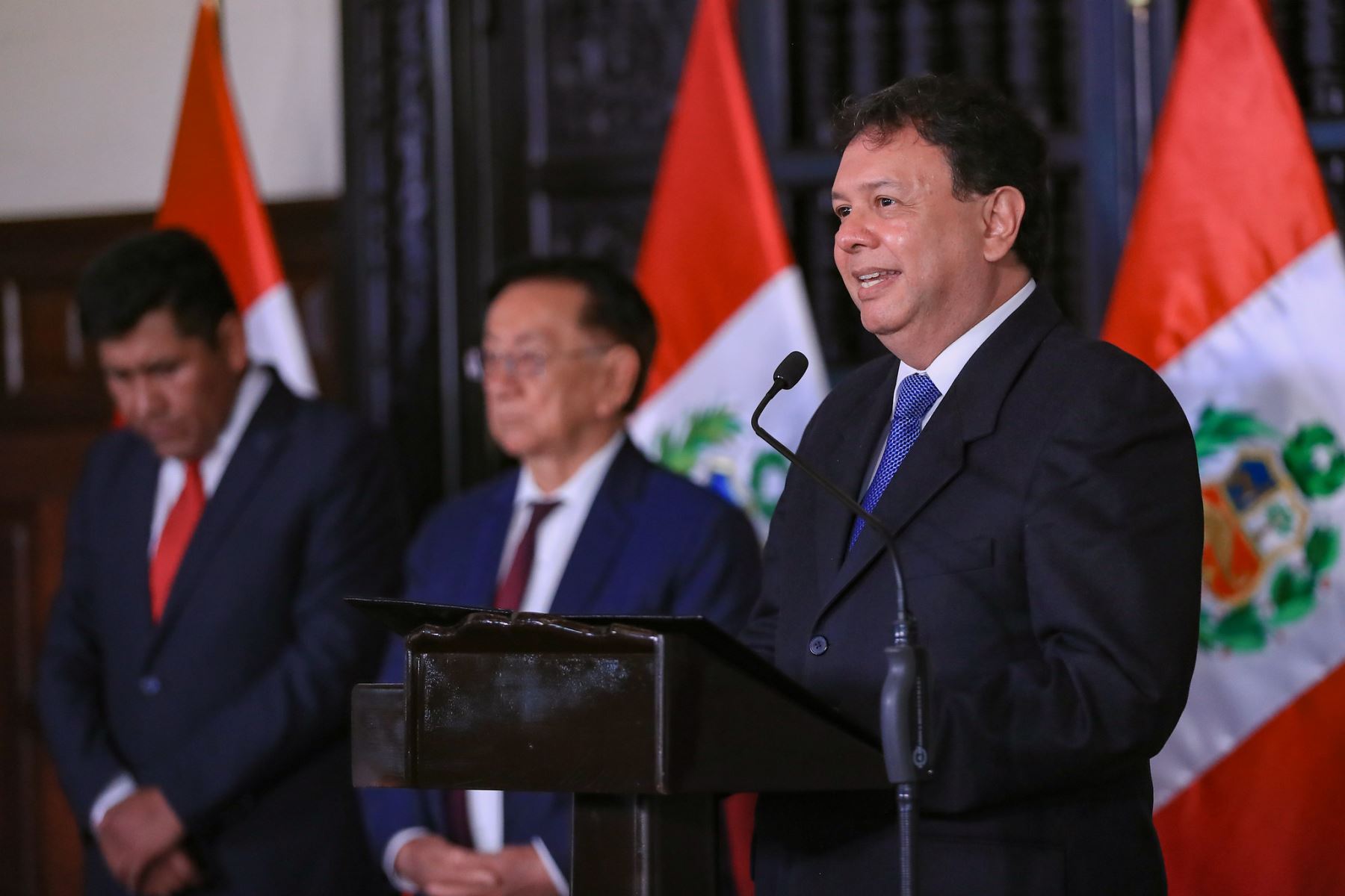 El presidente de la república, José María Balcázar, participó en la suscripción de los contratos para las obras del nuevo Hospital Regional Manuel Núñez Butrón. Este proyecto, ejecutado bajo el enfoque de Gobierno a Gobierno con Francia, representa una inversión histórica que beneficiará a más de 1 millón 300 mil peruanos. Foto: ANDINA/Prensa Presidencia