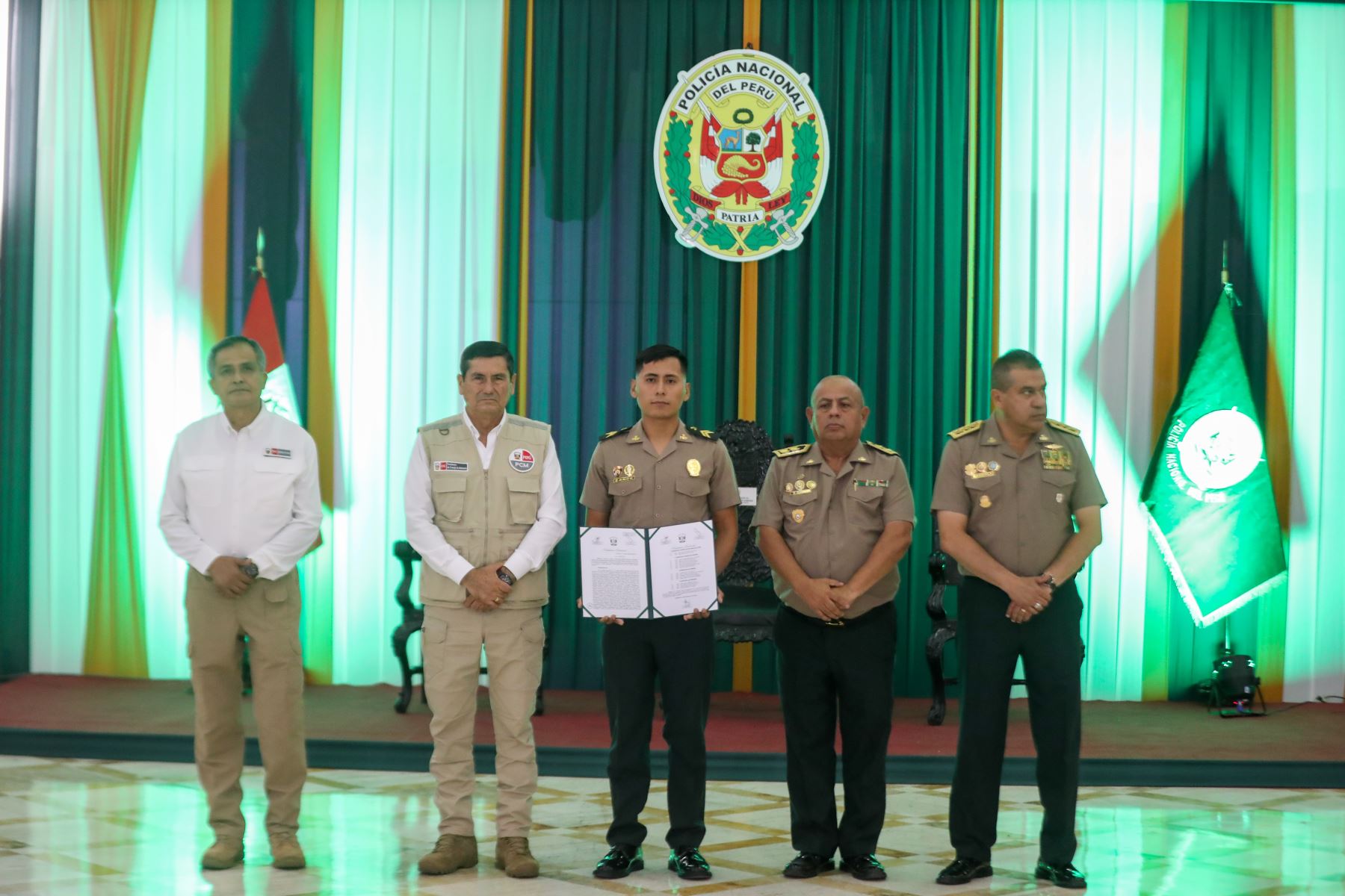 Ceremonia de Ascenso Excepcional al grado inmediato superior por la causal "Acción distinguida" a suboficiales de armas de la policía nacional del Perú Foto: ANDINA/Ricardo Cuba