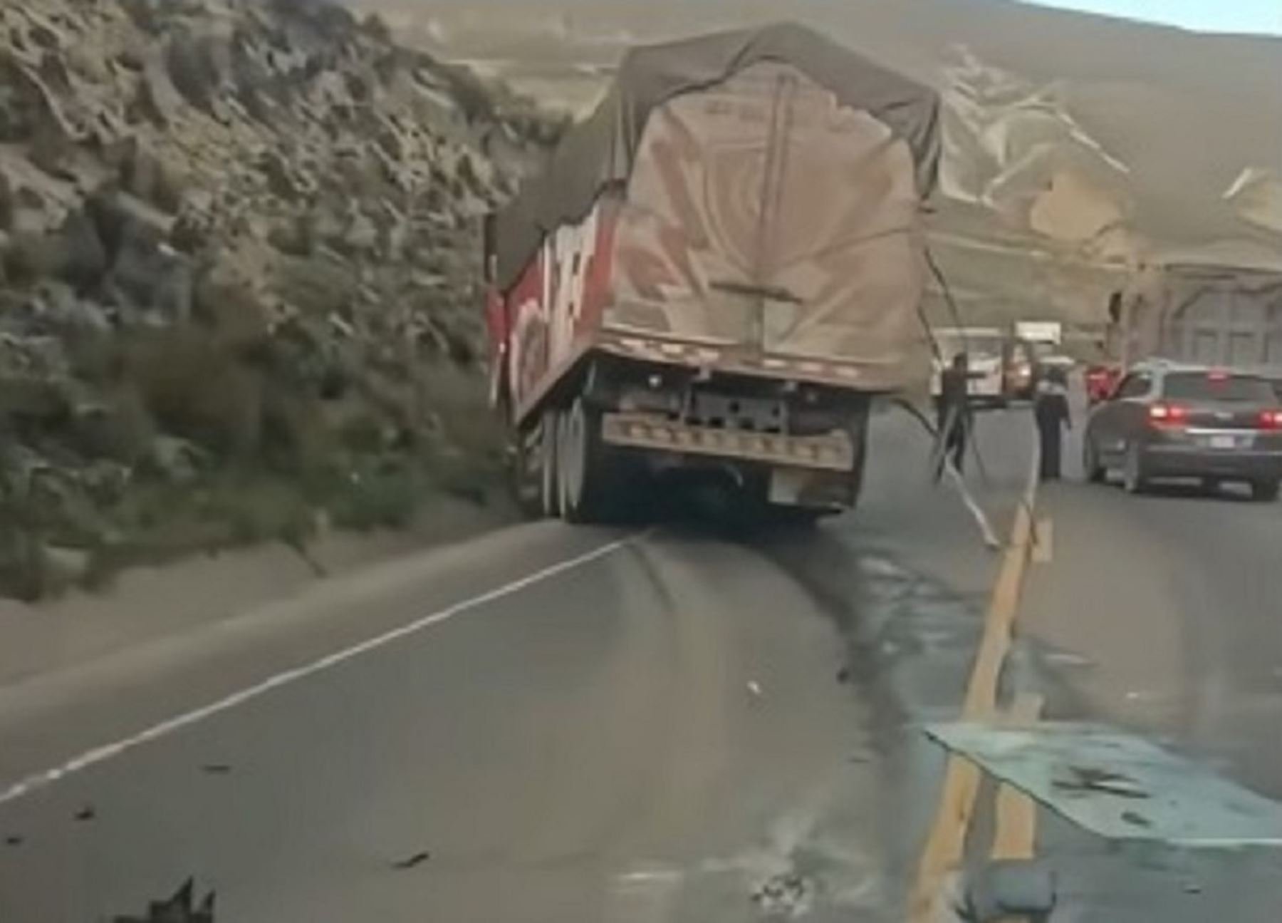 Accidente en la carretera Arequipa - Puno deja una persona fallecida y dos heridas