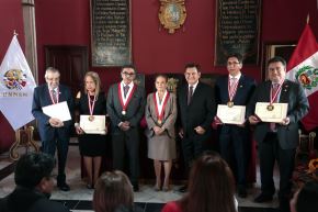 La rectora de la UNMSM, Jeri Ramón, presidió el acto de reconocimiento a referentes sanmarquinos. Foto: ANDINA/Vidal Tarqui
