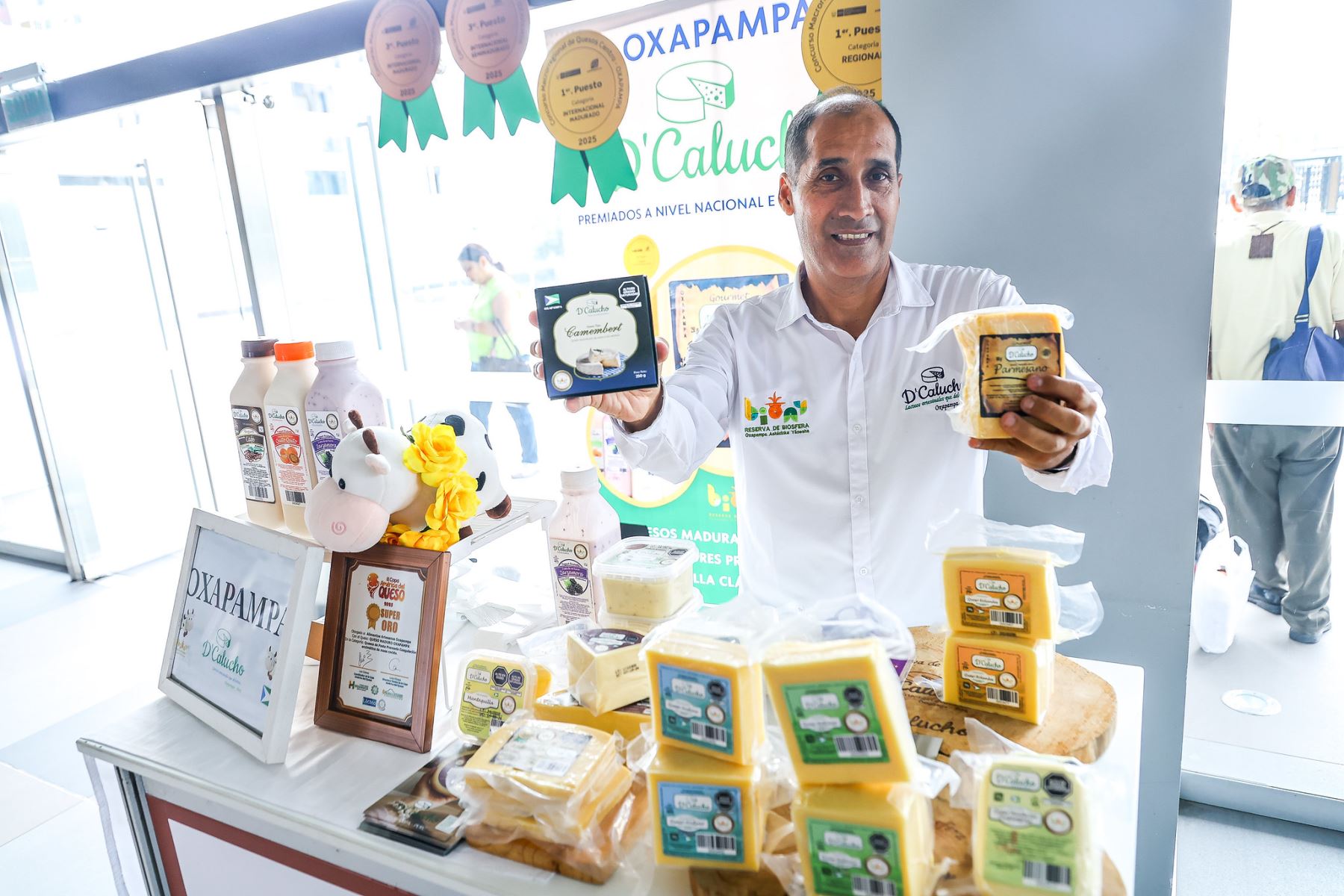 Representantes del sector agrario participaron en la presentación oficial del Salón del Queso Peruano 2026, que busca impulsar la cadena productiva láctea. Fotos: ANDINA/Difusión.