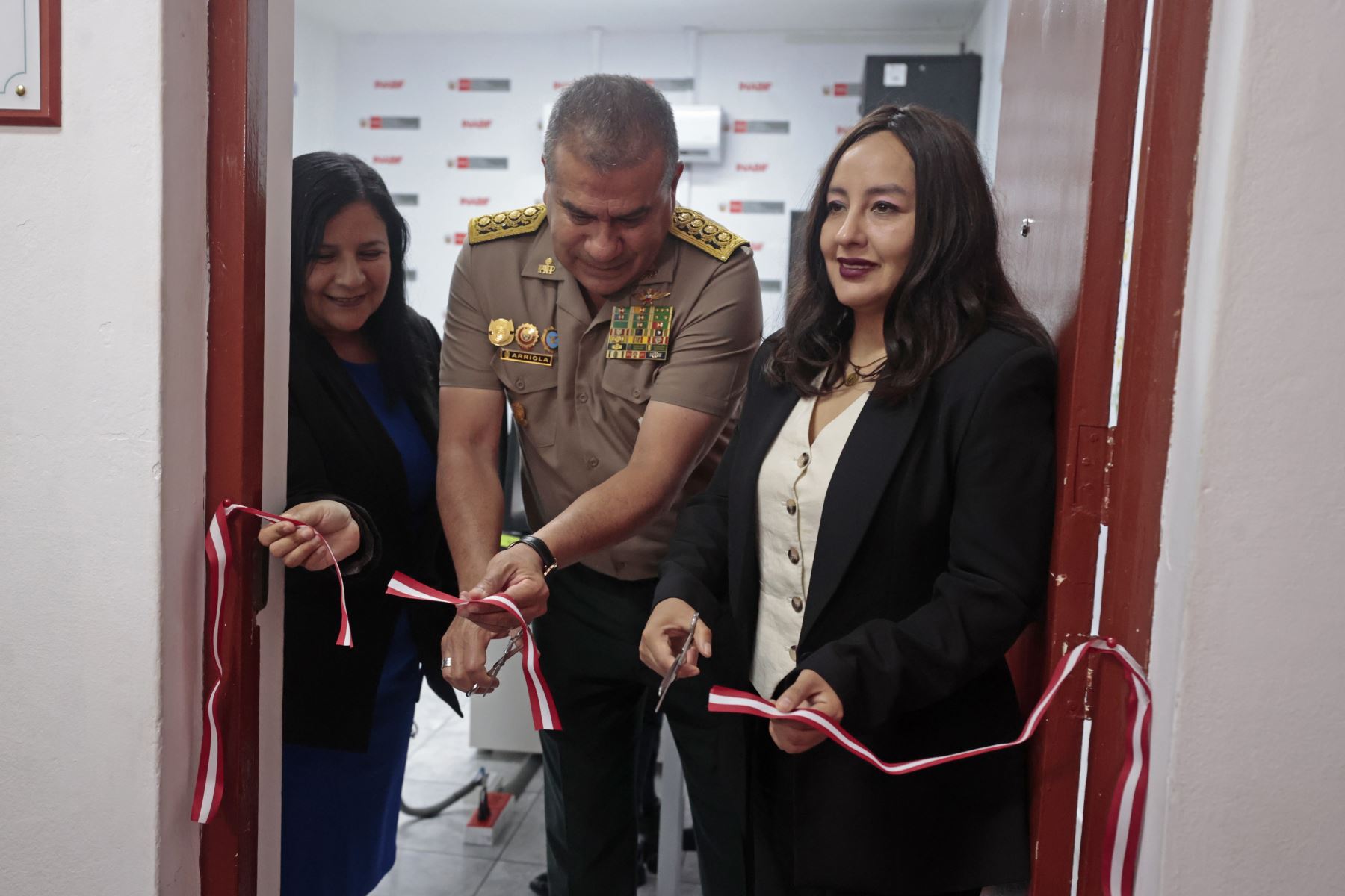Edith Pariona, ministra de la Mujer y Poblaciones Vulnerables, presentó una herramienta tecnológica que interconecta 164 cámaras para fortalecer la prevención, detección temprana y atención oportuna a usuarios del Inabif. Foto: ANDINA/Vidal Tarqui