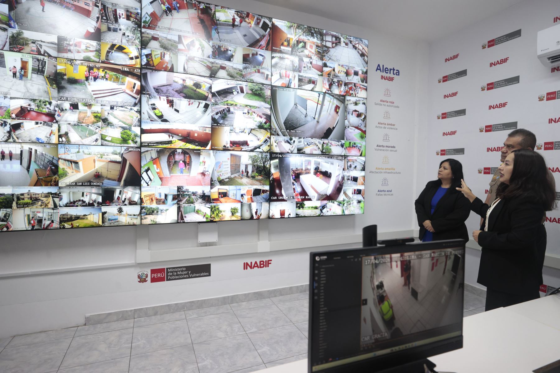 Este moderno sistema integra equipos, infraestructura tecnológica, software especializado y servicios interconectados, lo que posibilita el monitoreo, la grabación y el almacenamiento permanente y controlado de imágenes en áreas previamente definidas. Ello contribuye a fortalecer las acciones de supervisión y la capacidad de respuesta frente a eventuales alertas o incidencias. Foto: ANDINA/Vidal Tarqui