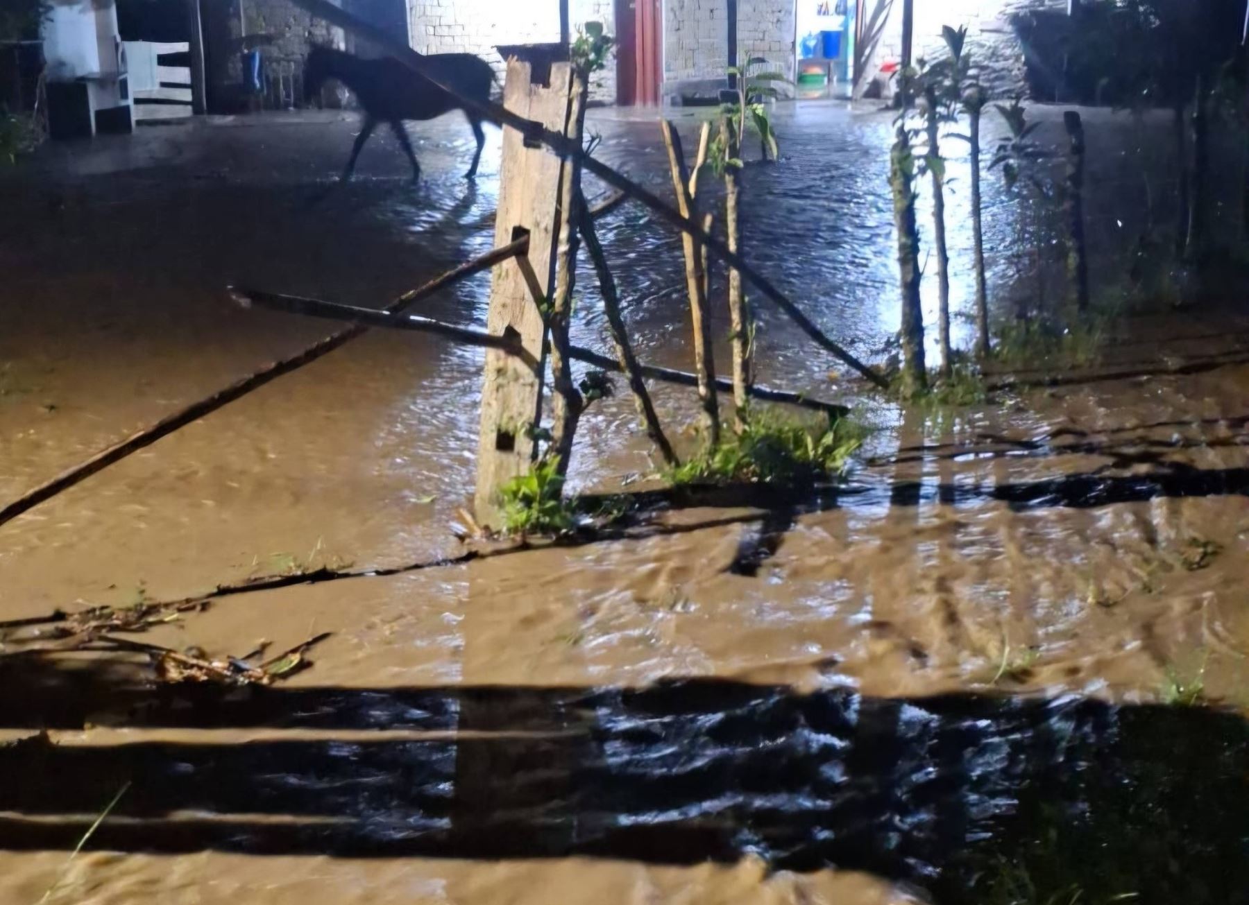 Región Amazonas sufre por lluvias intensas, inundaciones, huaicos y bloqueos de carretera