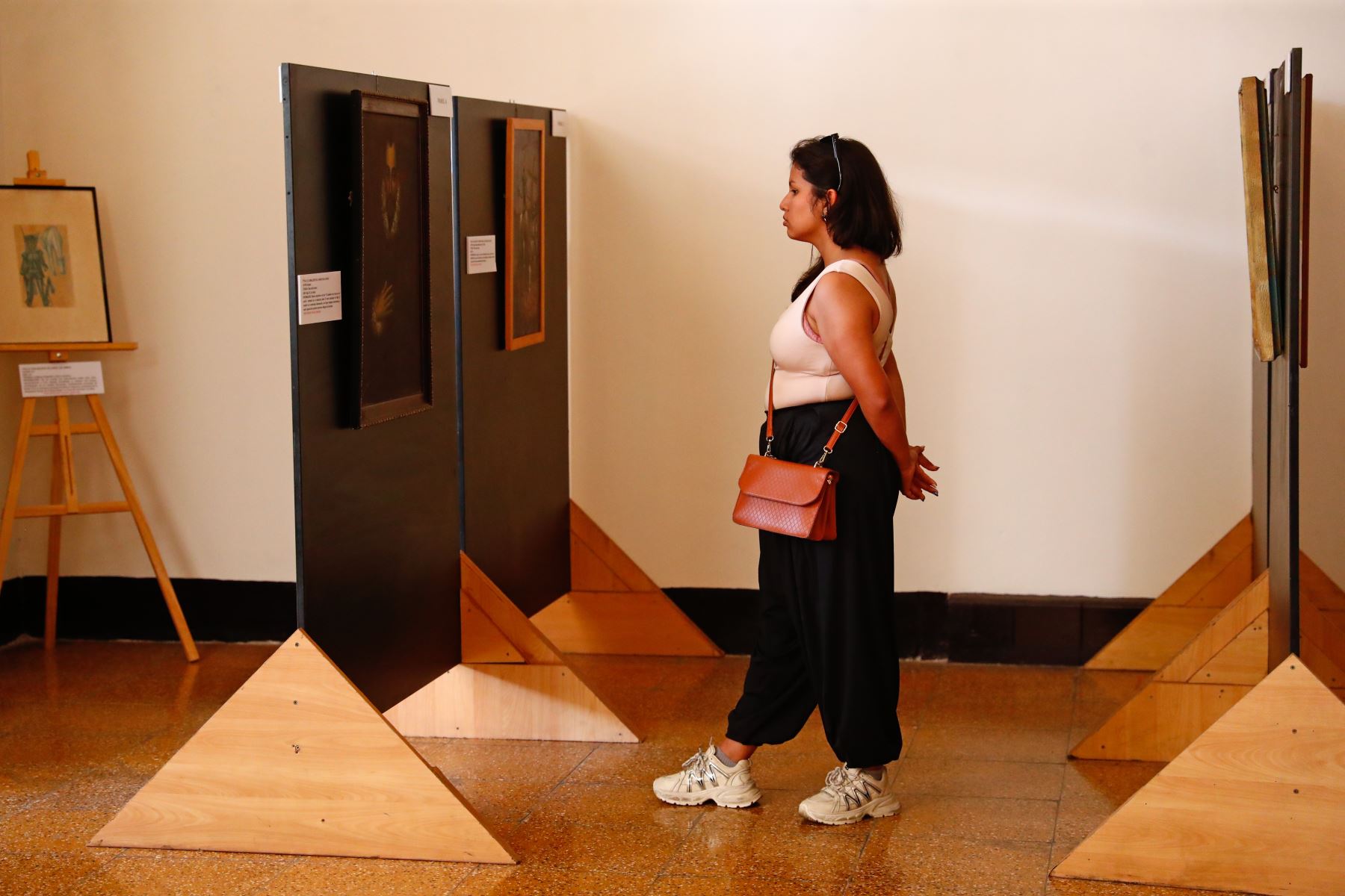 Desde el 9 de abril hasta el 3 de mayo de 2026 se exhibe al público la exposición "Miguel de Cervantes y Don Quijote de la Mancha en el Callao" en el Museo de Historia y Arte del Callao. La exposición es de ingreso libre y está a cargo del historiador Juan Augusto Fernández Valle. Foto: ANDINA/Daniel Bracamonte