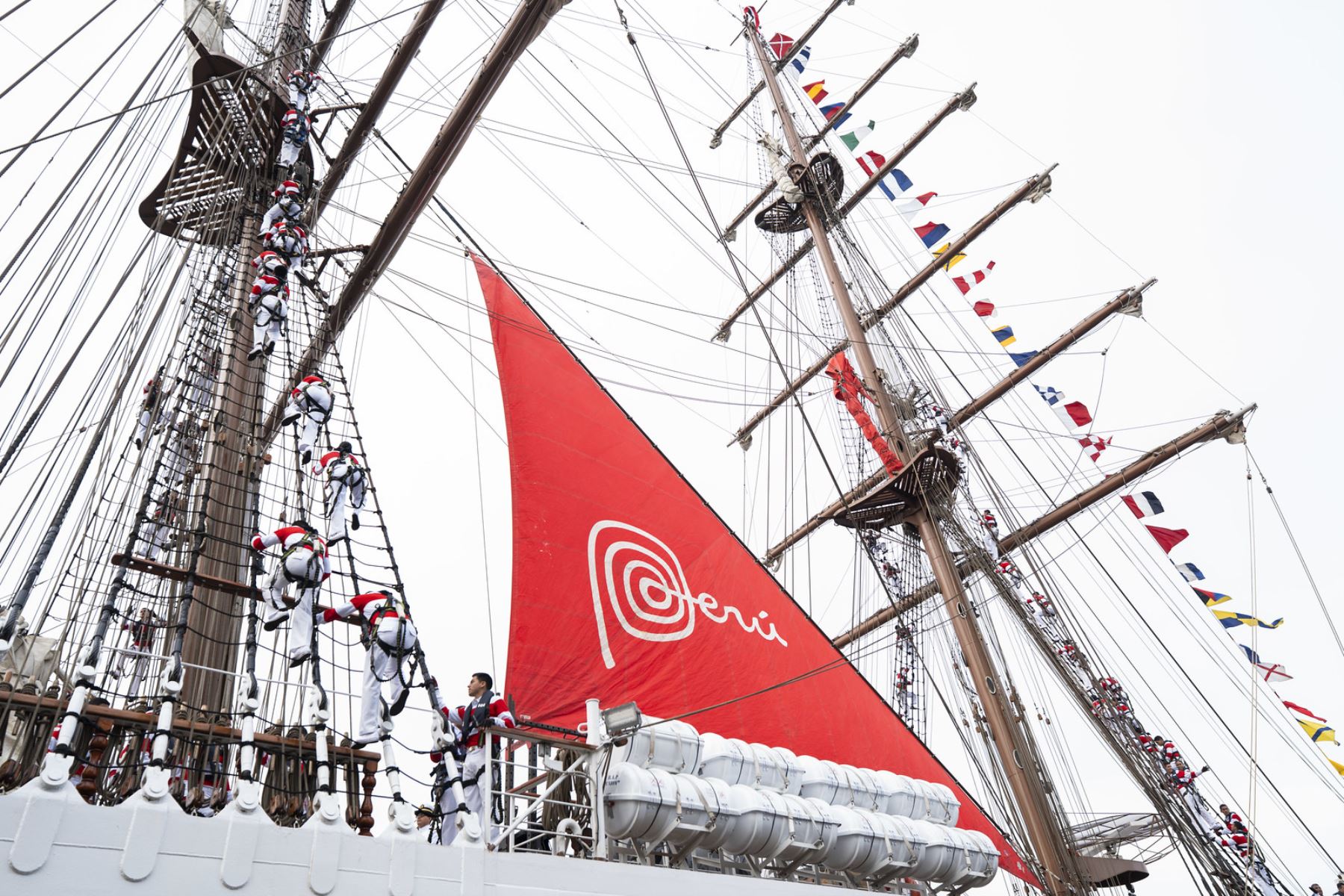 Mincetur, a través de PromPerú, instaló en el B.A.P. Unión la “Casa Perú”, un espacio diseñado para exhibir lo mejor de la identidad, cultura, turismo y productos peruanos, fortaleciendo la presencia del país en el exterior con una propuesta integral y diferenciada. Foto: ANDINA/Difusión MINCETUR