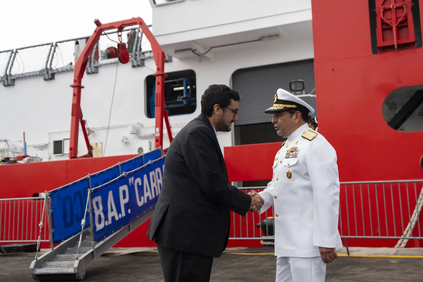 El ministro de Comercio Exterior y Turismo, José Reyes Llanos, presidió la ceremonia de zarpe del B.A.P. Unión 2026. Foto: ANDINA/Difusión MINCETUR