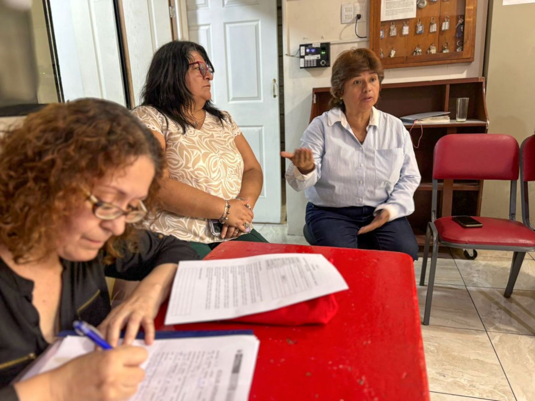 Minedu activa protocolos de seguridad tras incidente en exteriores de colegio de Surquillo