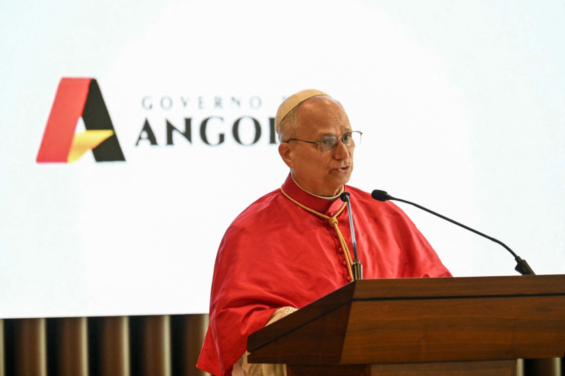 El papa León XIV pronuncia un discurso durante una reunión con las autoridades, la sociedad civil y el cuerpo diplomático en el Pabellón Protocolario de la Presidencia en Luanda, en el sexto día de su viaje apostólico de 11 días a África. Foto: ANDINA/ AFP