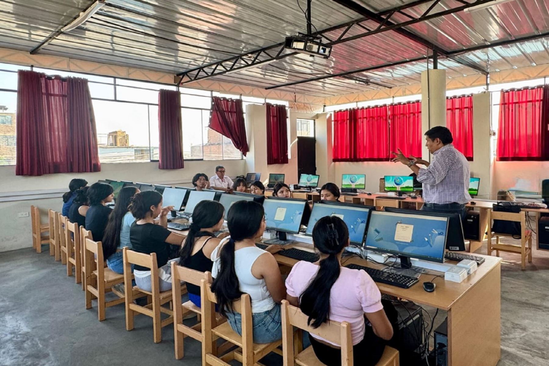 Más de 6,600 escolares tendrán tutores de IA para reforzar matemáticas