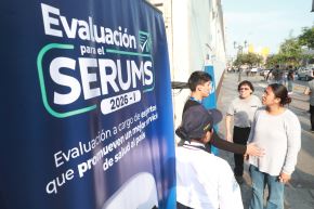La adjudicación se realizará del 1 al 4 de mayo. Los profesionales pueden revisar los documentos que están publicados en la página web del Ministerio de Salud. Foto: ANDINA