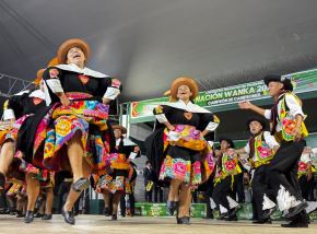 La final del Concurso Nacional de Huaylarsh Nación Wanka 2026, celebrado este domingo 19 de abril en la ciudad de Huancayo, fue una de las competencias artísticas más reñidas de los últimos años en el centro del país. Foto: Pedro Tinoco