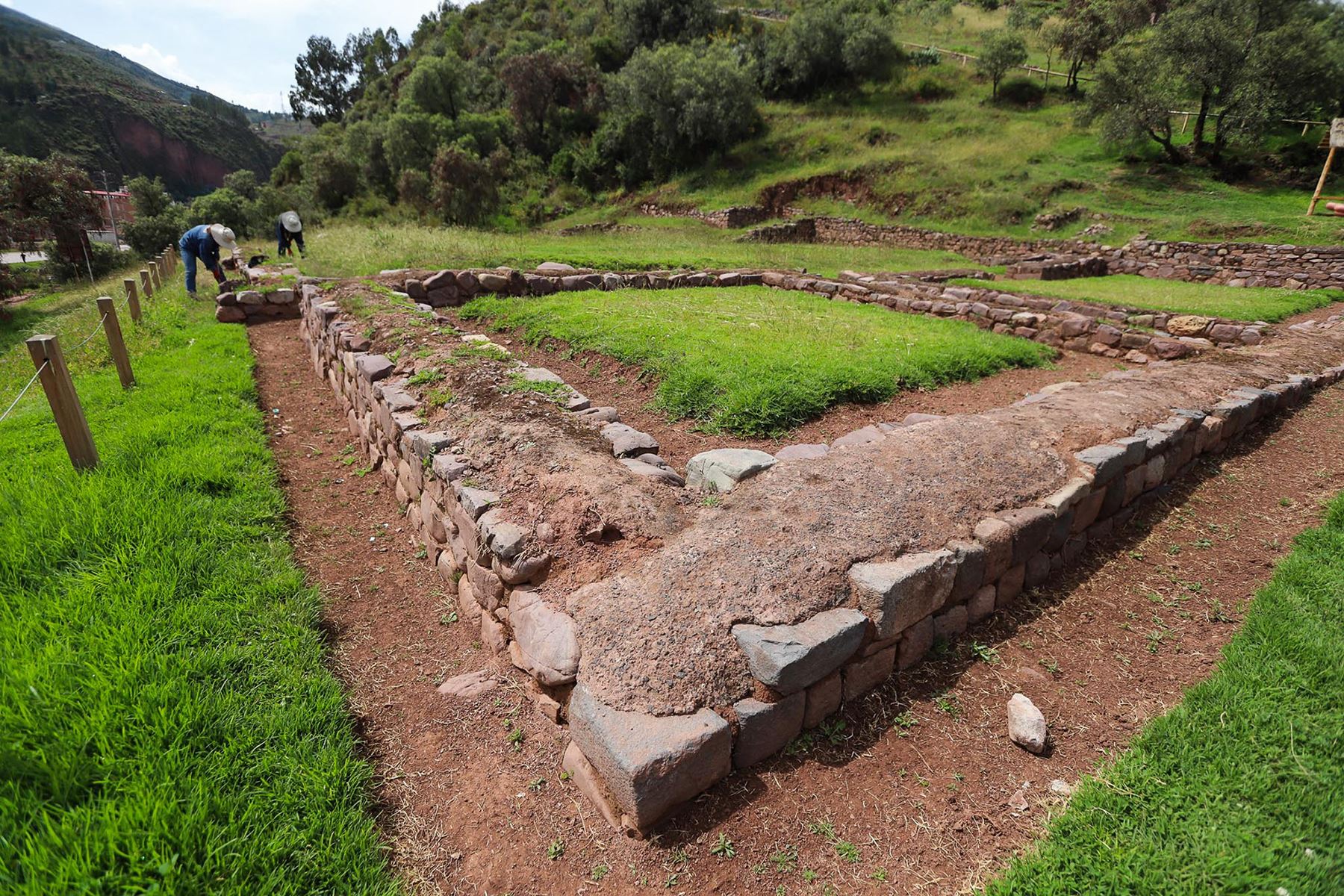 e acuerdo a investigaciones realizadas, Silkinchani fue un espacio administrativo de control para personas que se desplazaban precisamente al altiplano. Aquí hay una cancha y también colcas (por su estratégica ubicación geográfica), donde se almacenaban productos como el maíz.

Foto: ANDINA/Percy Hurtado Santillán