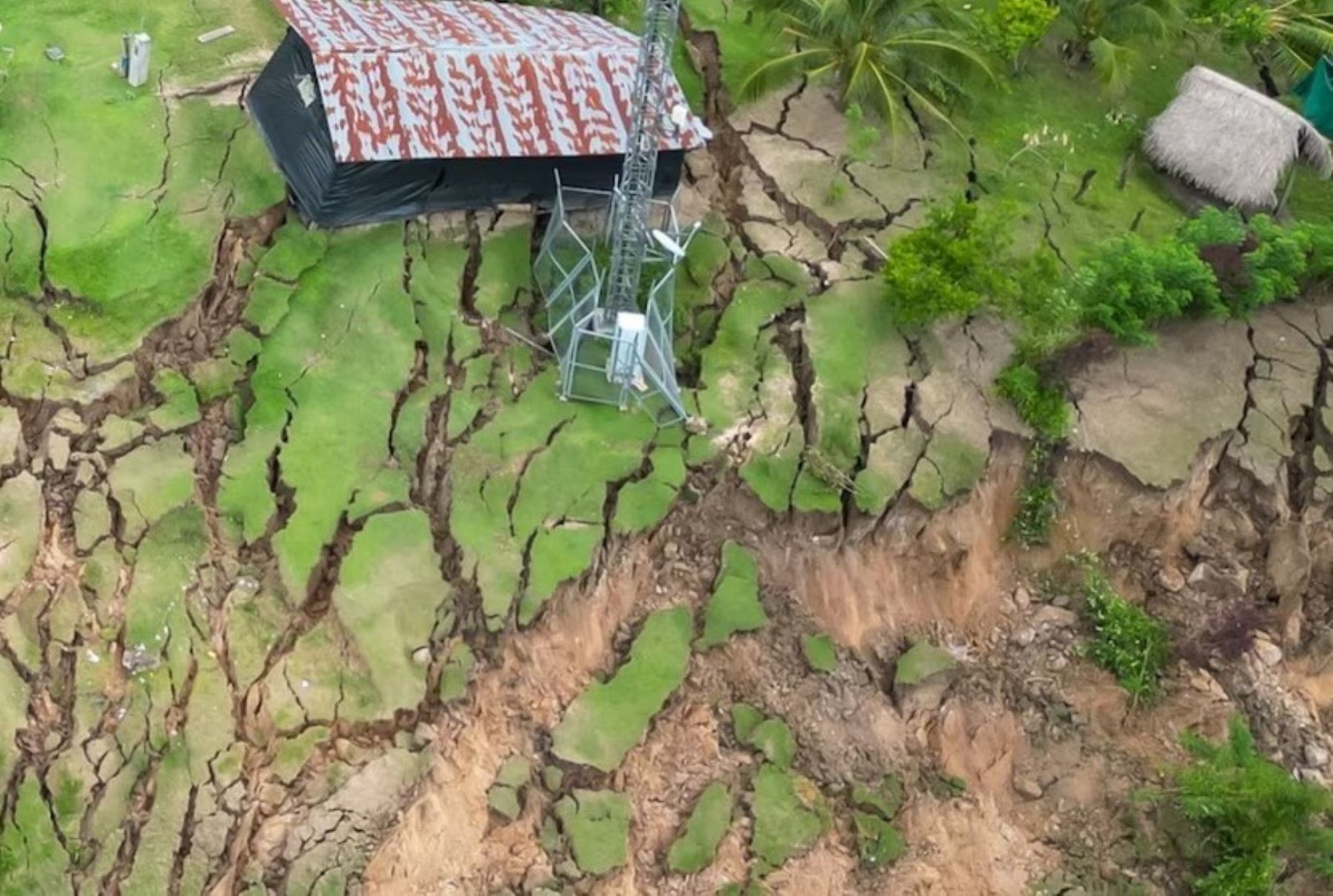 San Martín: 120 damnificados dejan grietas formadas en suelo del caserío Eladio Tapullima