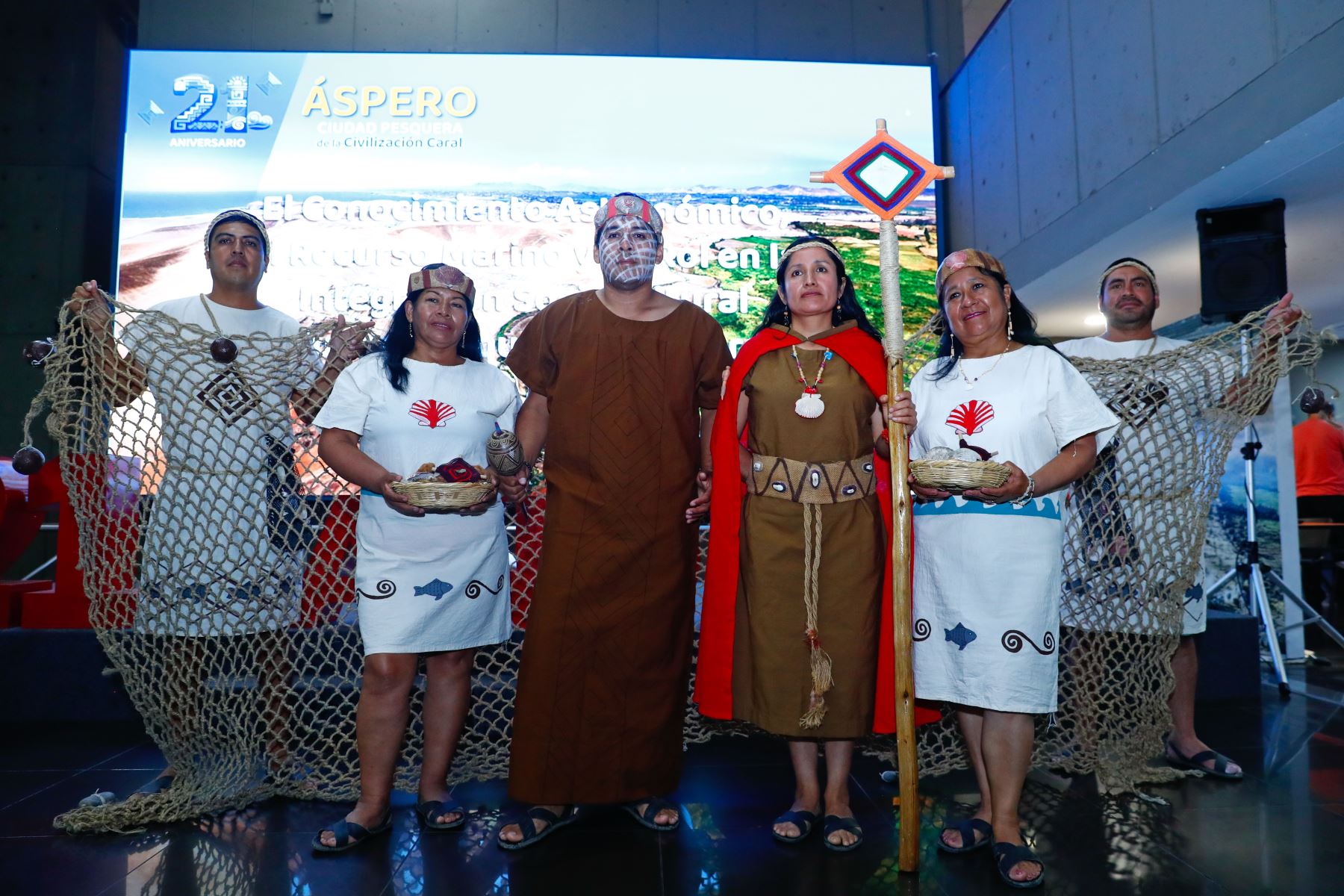 Durante la presentación oficial del reciente hallazgo arqueológico en Áspero, ciudad pesquera de la civilización Caral, en el Ministerio de Cultura de San Borja, se realizó una escenificación con personajes importantes de Áspero, además también conmemorando los 21 años del inicio de las investigaciones arqueológicas en la ciudad pesquera. Foto: ANDINA/Daniel Bracamonte