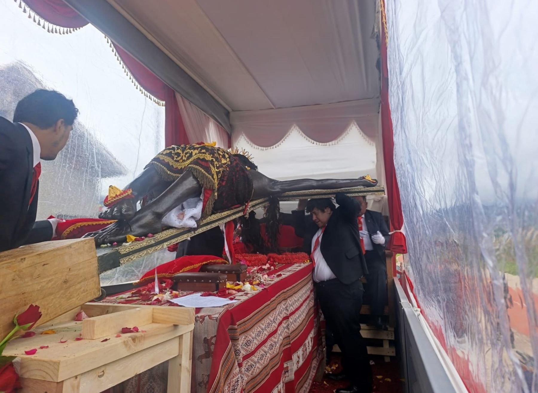 Cusco: trasladan la imagen del Señor de Los Temblores al Centro de Restauración de Tipón