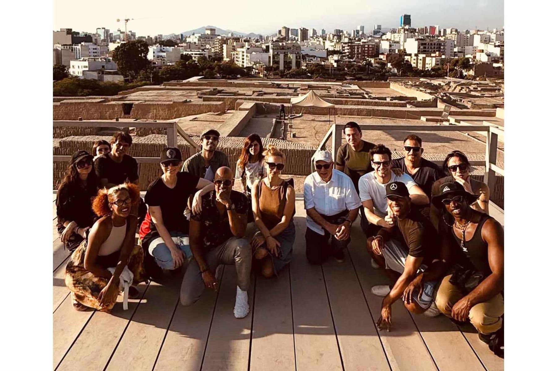 La intérprete celebró su paso por Perú y señaló que “hemos pasado unos días encantadores”, tras compartir con miles de seguidores. Fotos: redes sociales oficiales de Laura Pausini.