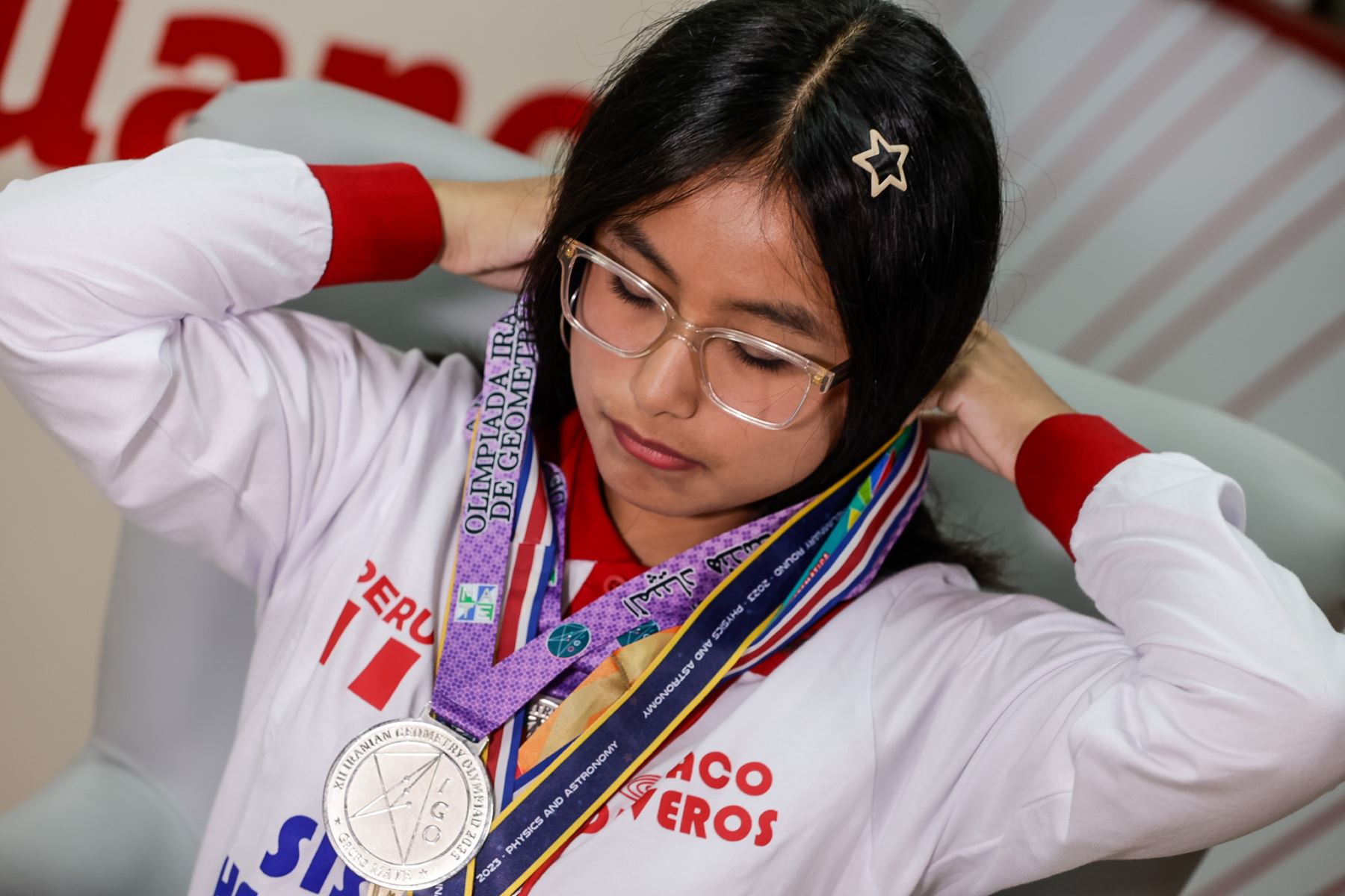 Asimismo, expresó su interés por continuar desarrollándose en áreas como la matemática avanzada, la física y la investigación científica. Foto: ANDINA/Luis Iparraguirre.