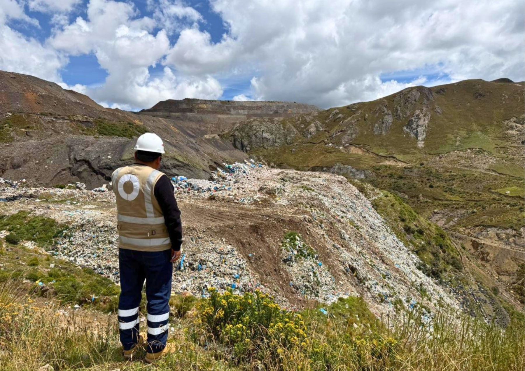Piden a Municipalidad de Pasco mejorar manejo de residuos sólidos en botadero Rumiallana