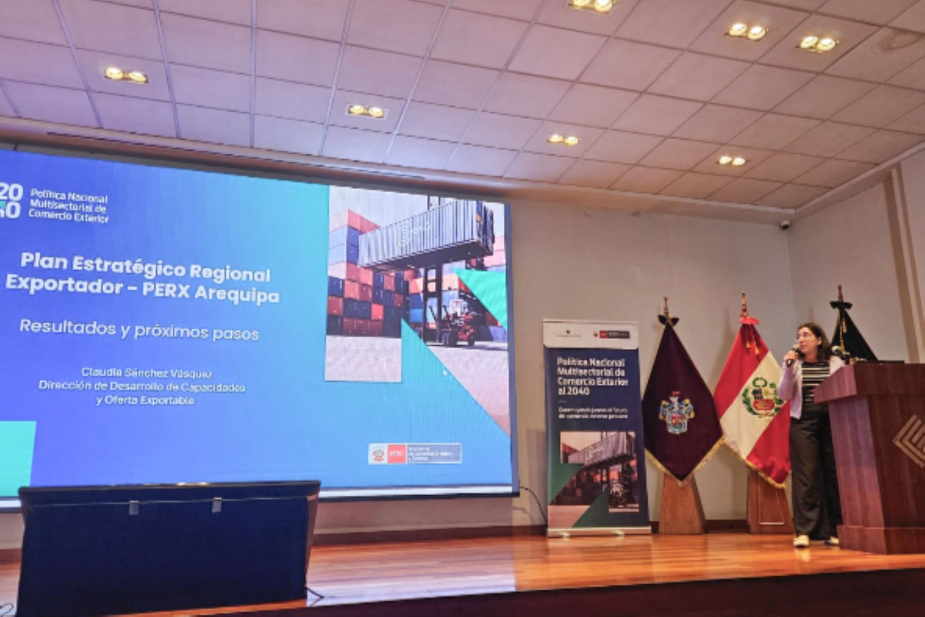 Difunden la Política de Comercio Exterior del Perú al 2040 en diversas regiones del país