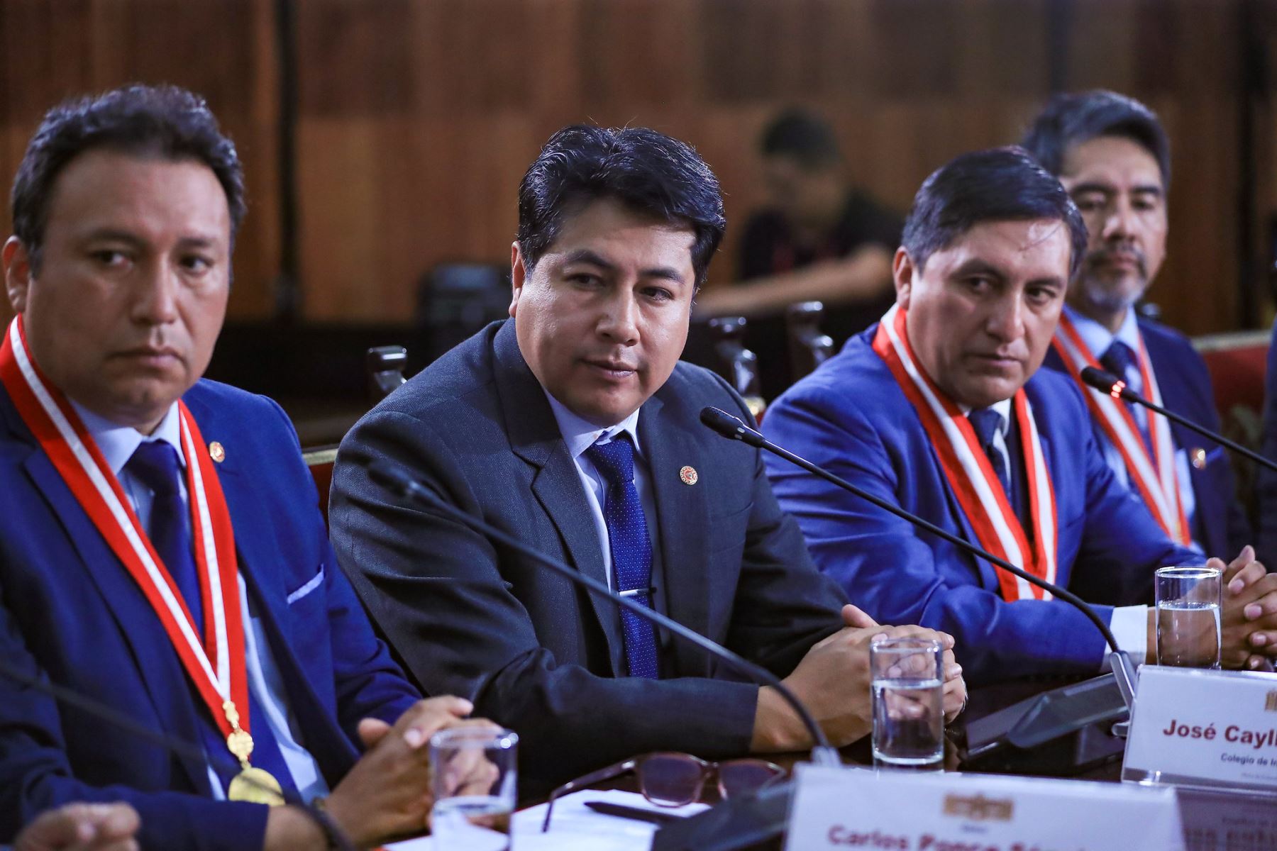 El presidente de la república, José María Balcázar, recibió esta tarde, en Palacio de Gobierno, a representantes del Colegio de Ingenieros del Perú (CIP) para coordinar acciones que permitan acelerar el destrabe de obras en todo el país. Foto: Presidencia