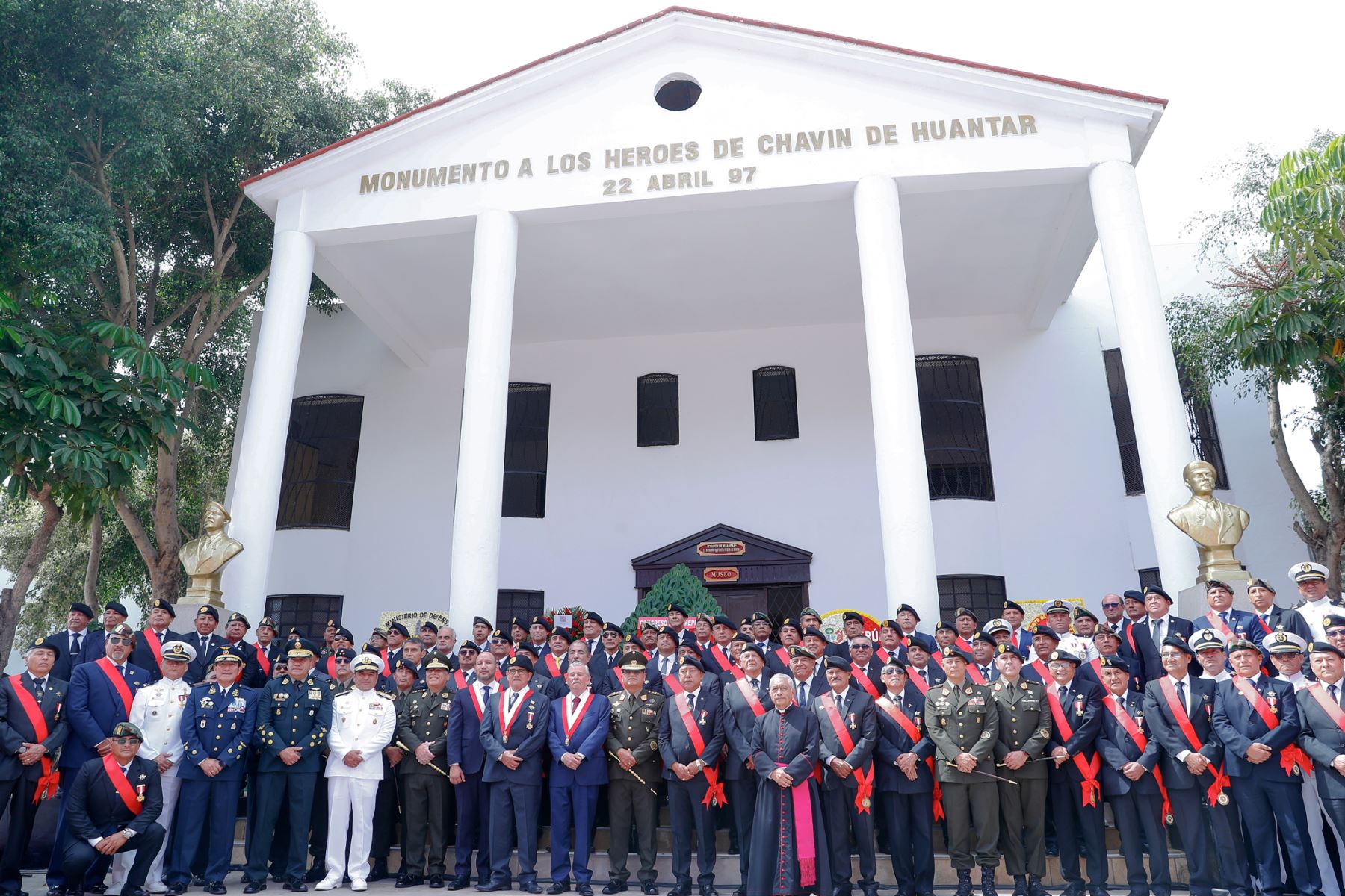 Las Fuerzas Armadas conmemoran, este 22 de abril, el 29° aniversario de la operación Chavín de Huántar, con una ceremonia en la réplica de la residencia del embajador de Japón, ubicada en el Museo Contemporáneo Chavín de Huántar, en Chorrillos. Foto: ANDINA/ Daniel Bracamonte