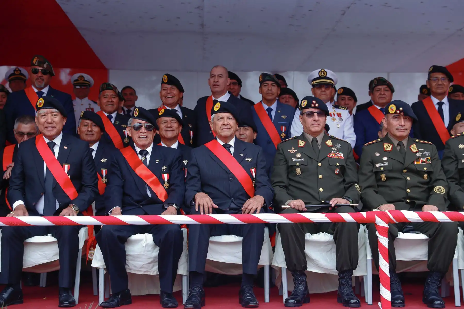 La operación, ejecutada el 22 de abril de 1997 por comandos del Ejército y la Marina de Guerra, permitió la liberación de 72 rehenes, secuestrados por el Movimiento Revolucionario Túpac Amaru (MRTA) en la residencia del embajador de Japón.  Foto: ANDINA/ Daniel Bracamonte