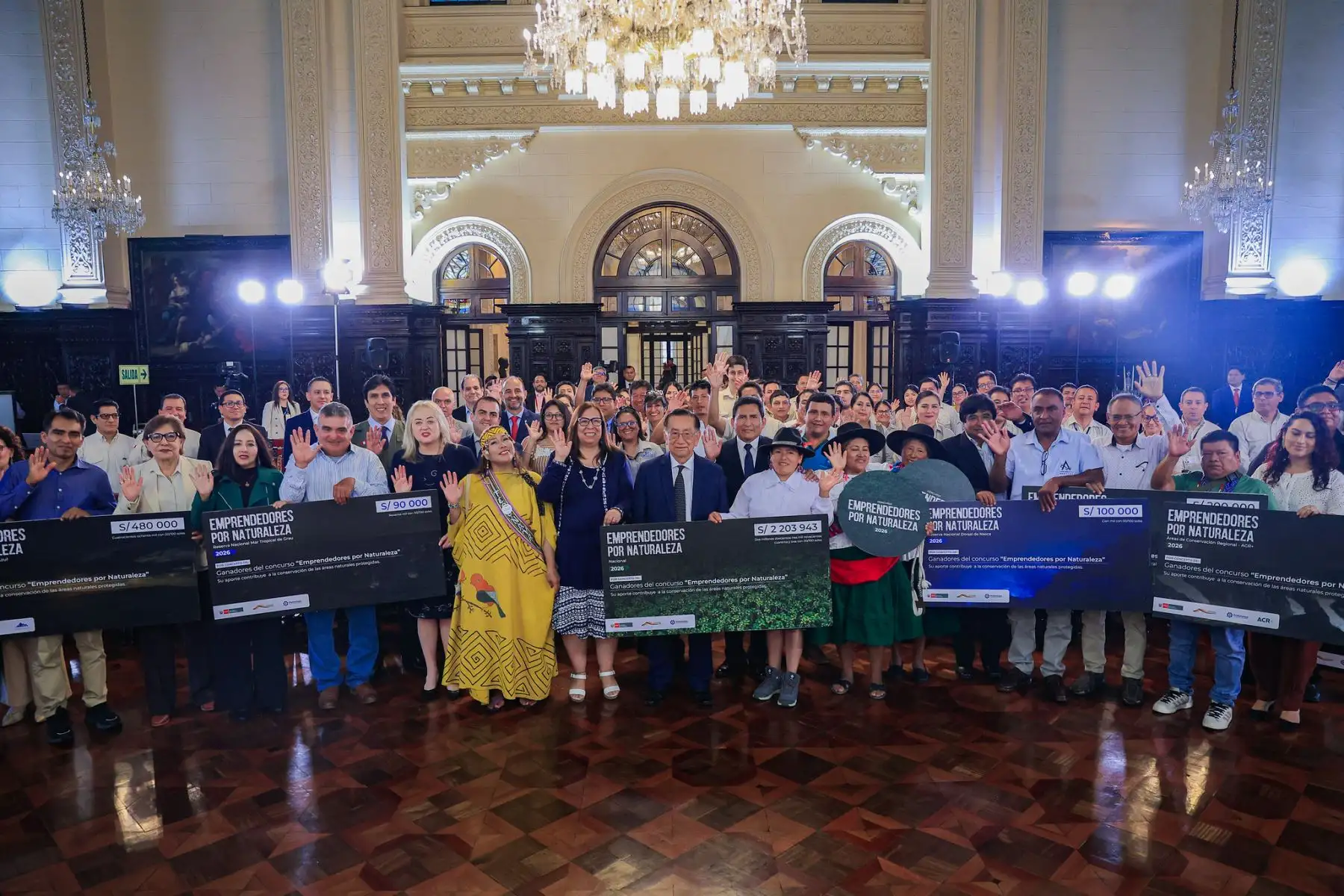El presidente de la república, José María Balcázar, participó en la Ceremonia de premiación a ganadores del Fondo Concursable “Emprendedores por Naturaleza” 2026 en el marco del Día Internacional de la Tierra. Foto: ANDINA/Prensa Presidencia