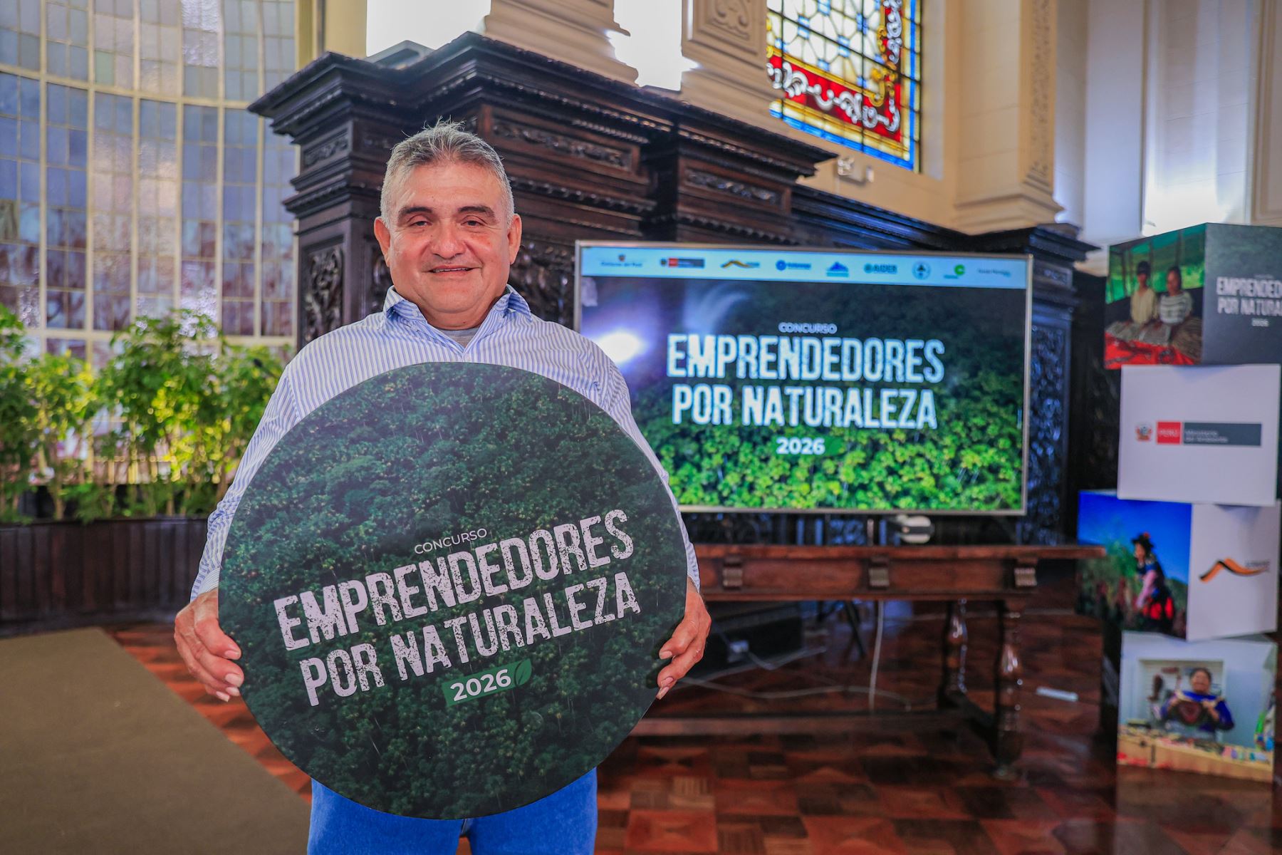 El presidente de la república, José María Balcázar, participó en la Ceremonia de premiación a ganadores del Fondo Concursable “Emprendedores por Naturaleza” 2026 en el marco del Día Internacional de la Tierra. Foto: ANDINA/Prensa Presidencia