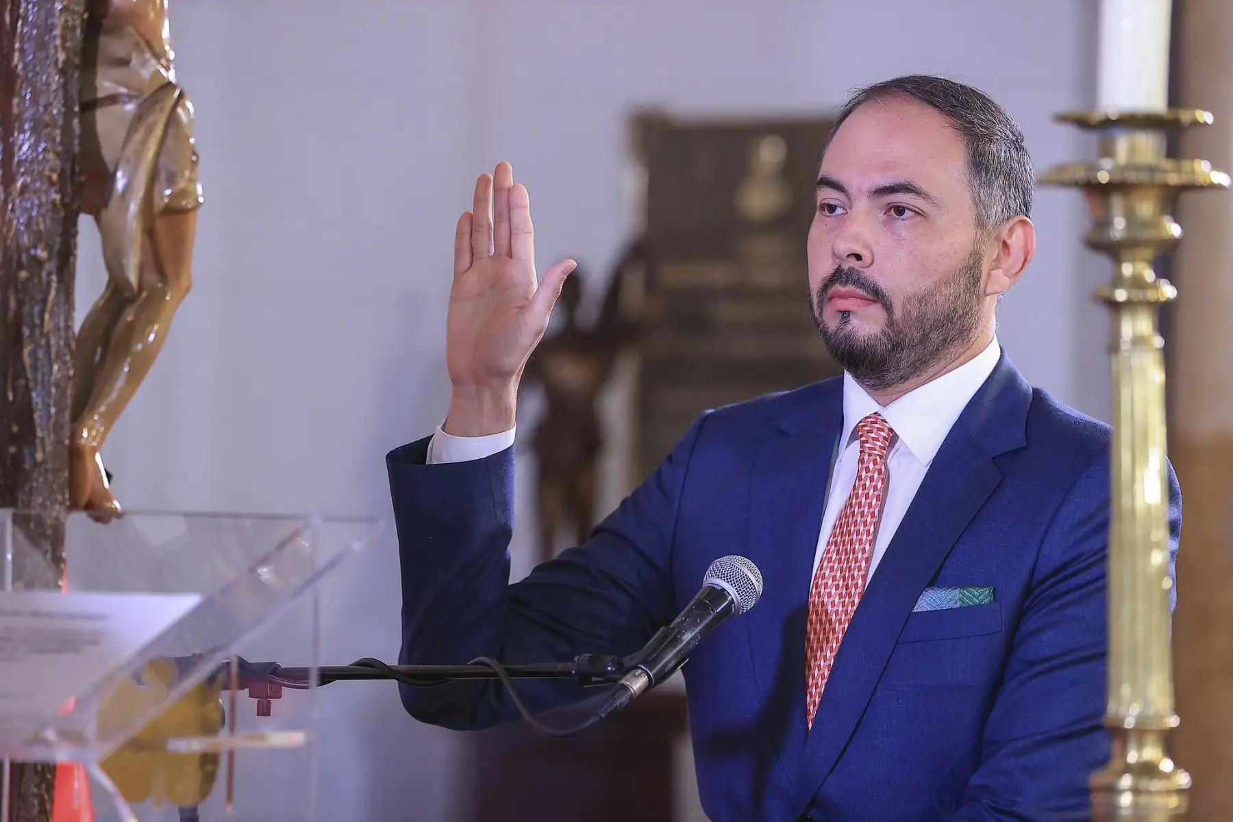 Congreso: ministro de Defensa pide presentarse en comisión por operativo en Huancavelica