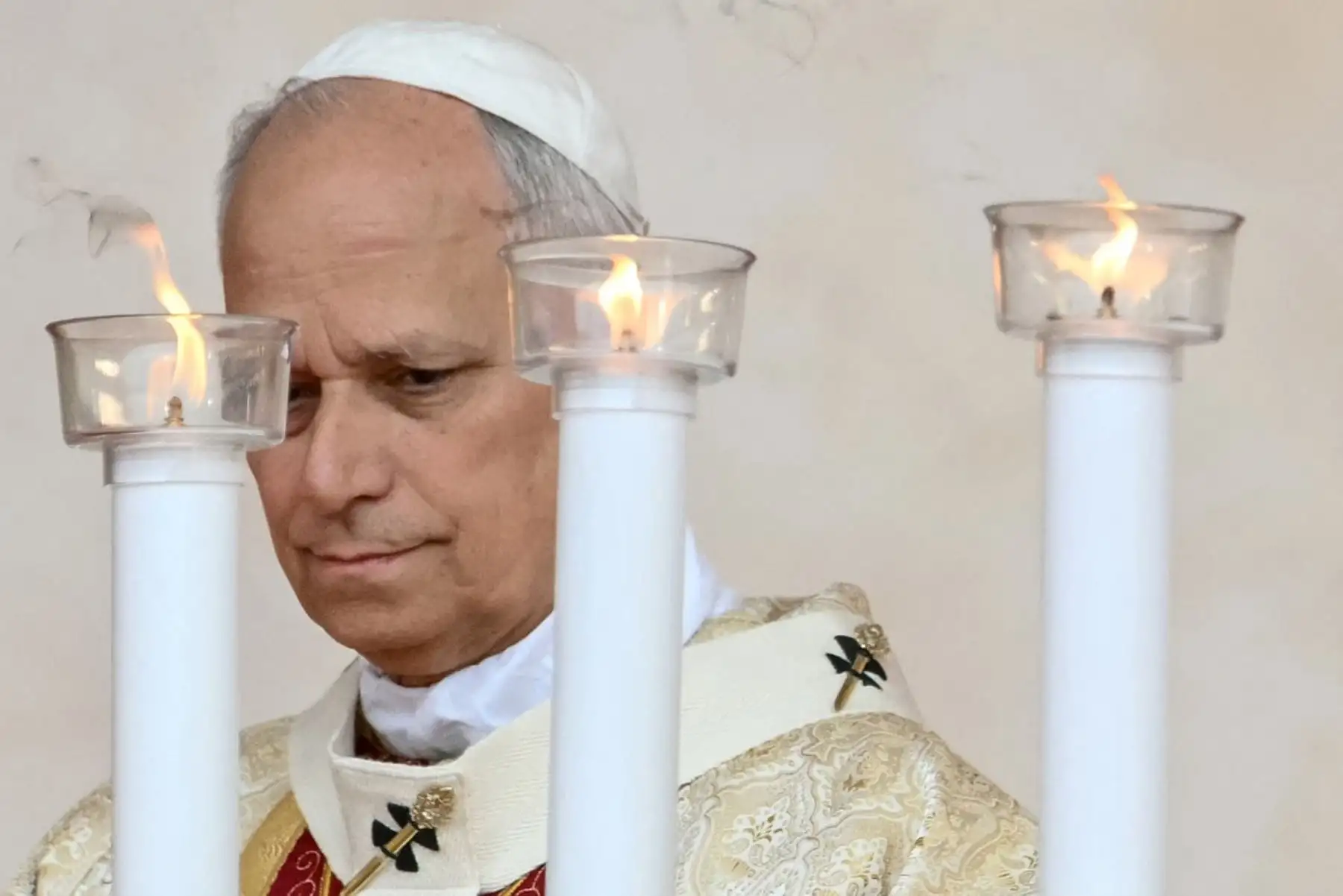 El papa León XIV preside una Santa Misa en el Estadio Malabo, en Malabo, el último día de un viaje apostólico de 11 días a África. Foto: AFP