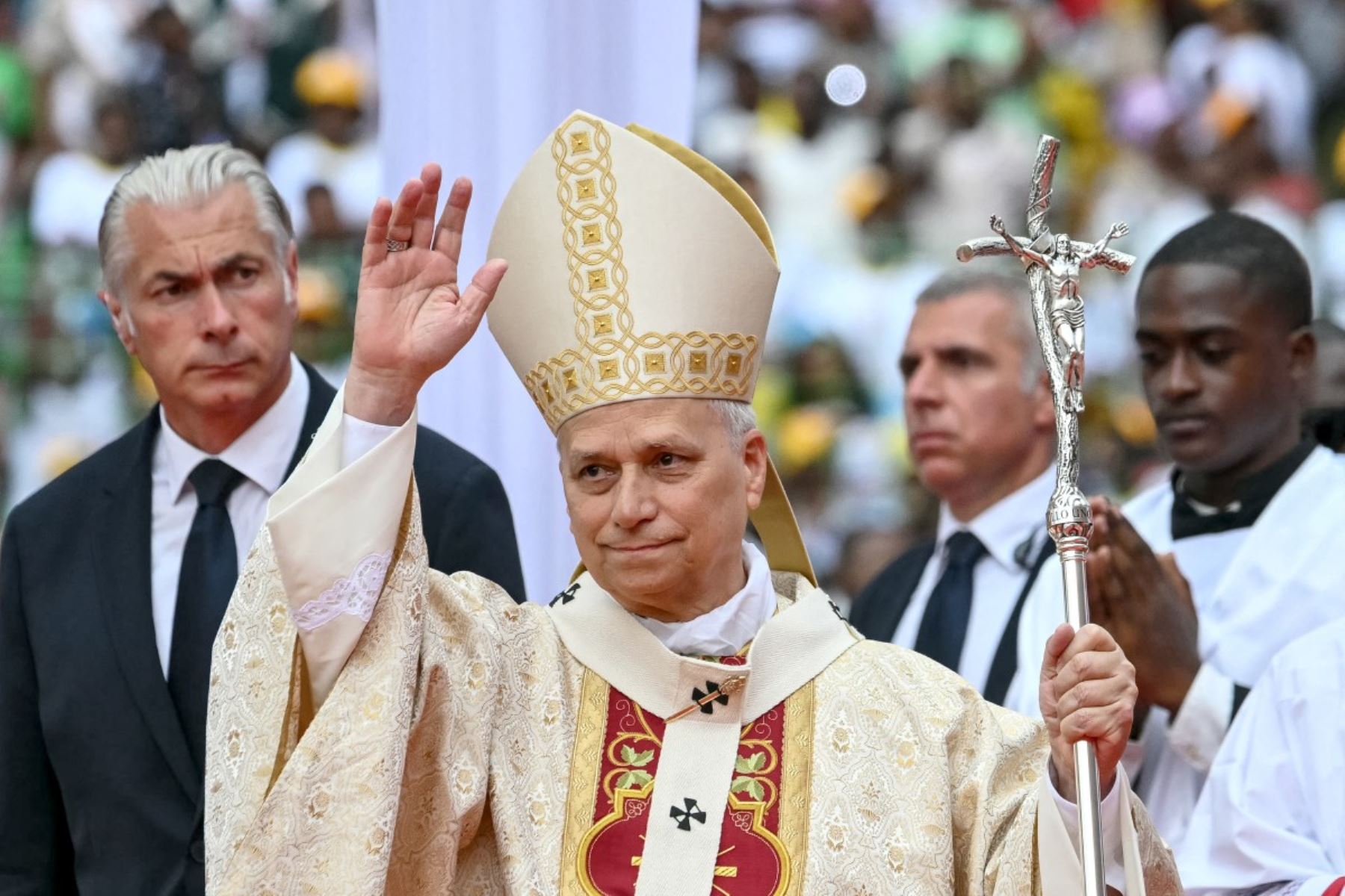 El papa León XIV preside una Santa Misa en el Estadio Malabo, en Malabo, el último día de un viaje apostólico de 11 días a África. Foto: AFP