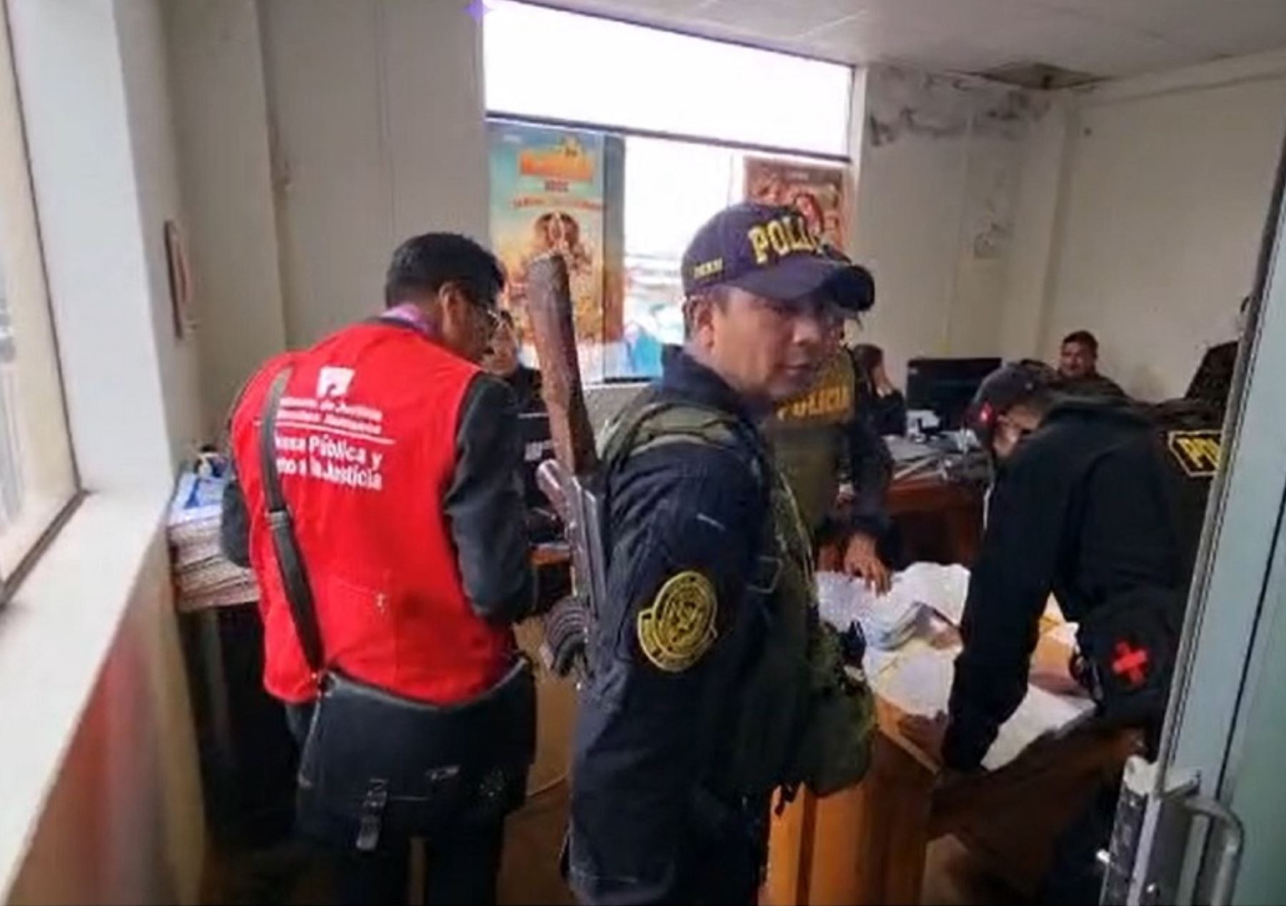 Desbaratan red de corrupción de Puno y detienen a servidores de municipalidad provincial