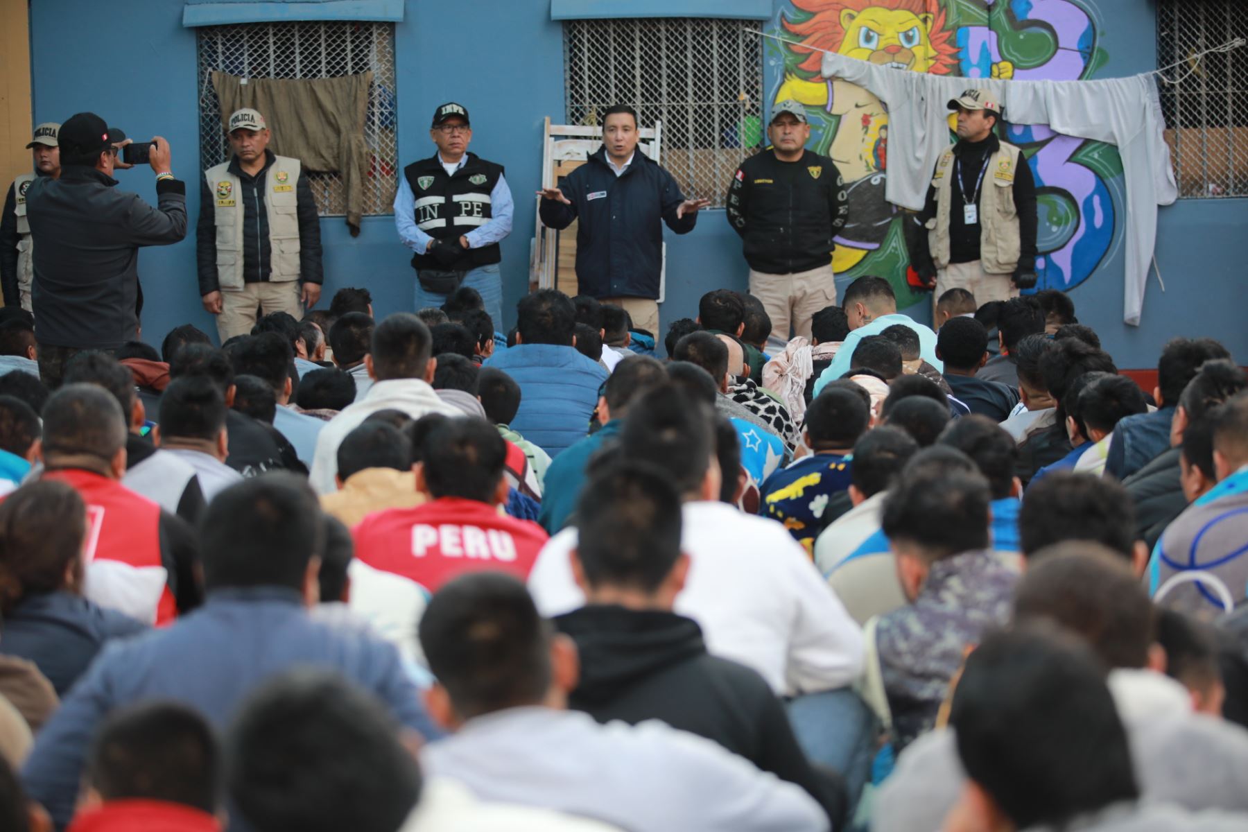 Jiménez también resaltó la efectividad de las visitas de supervisión que efectúa a distintos penales del país, pues estas le permiten contrastar lo que ocurre en ellos realmente con lo que se consigna en los informes que se alcanzan a su despacho. Foto: ANDINA/Difusión MINJUS