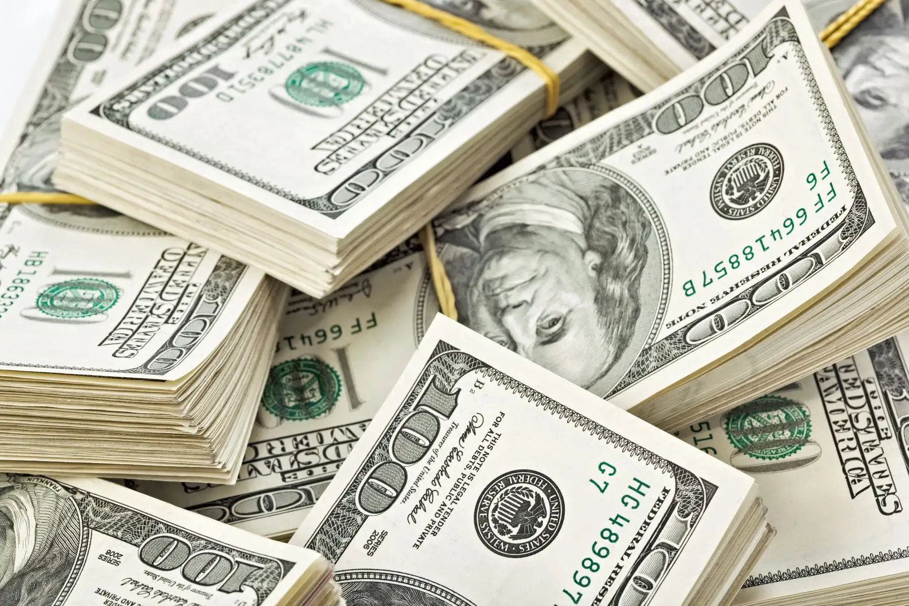 Dólar sube al cierre de la jornada tras datos positivos del empleo en EE.UU.