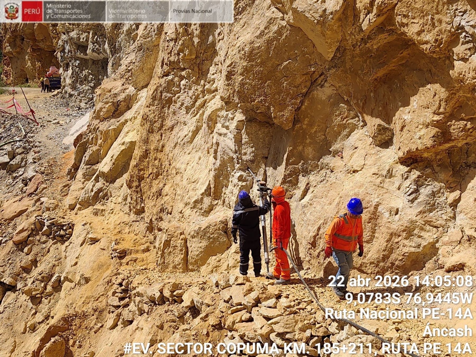 Huánuco: ejecutan obras para recuperar plataforma vial en Huacaybamba afectada por lluvias