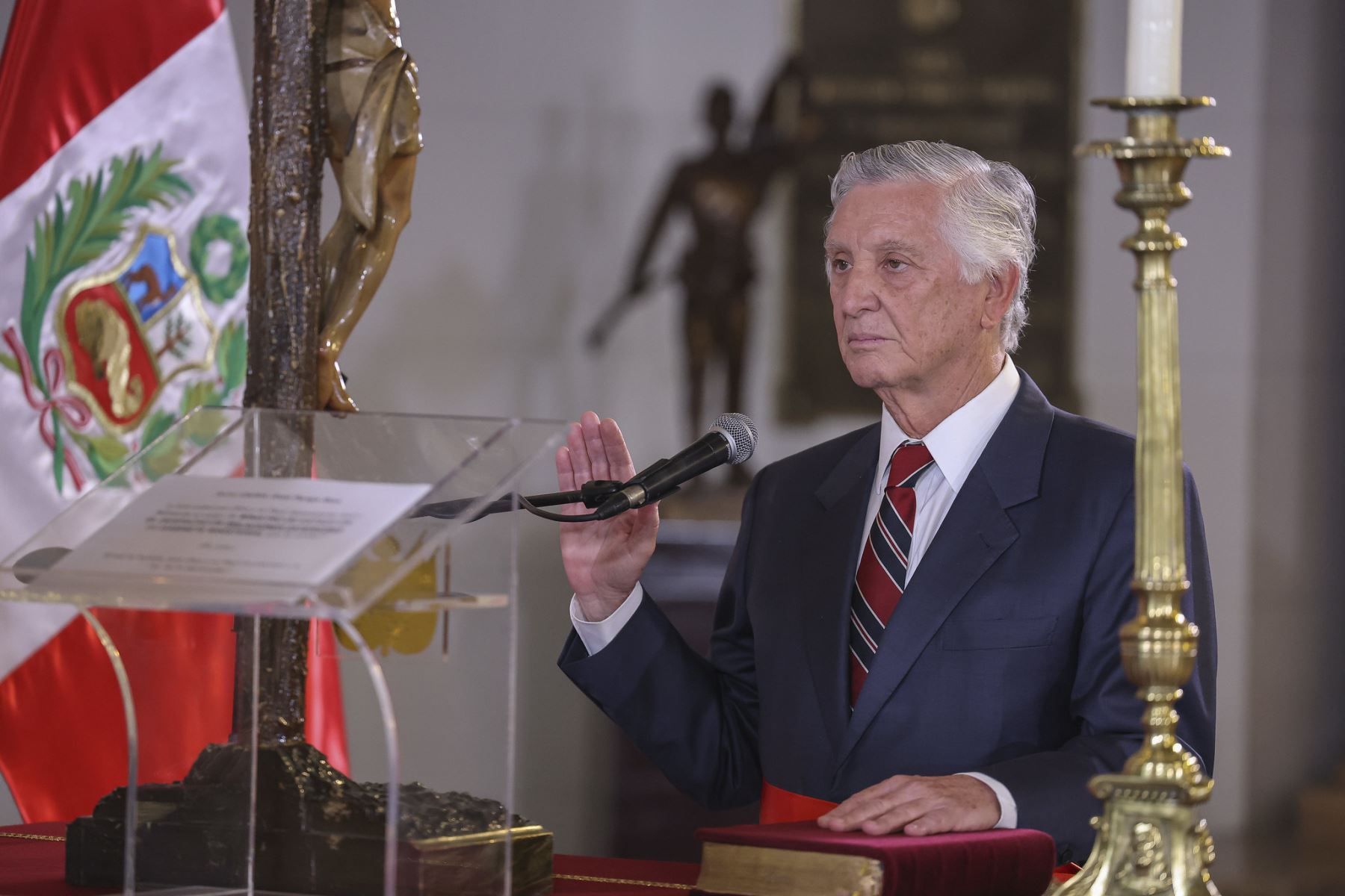 El presidente de la República del Perú, José María Balcázar, tomó juramento a Carlos José Pareja Ríos como nuevo titular del Ministerio de Relaciones Exteriores. Foto: ANDINA/Prensa Presidencia